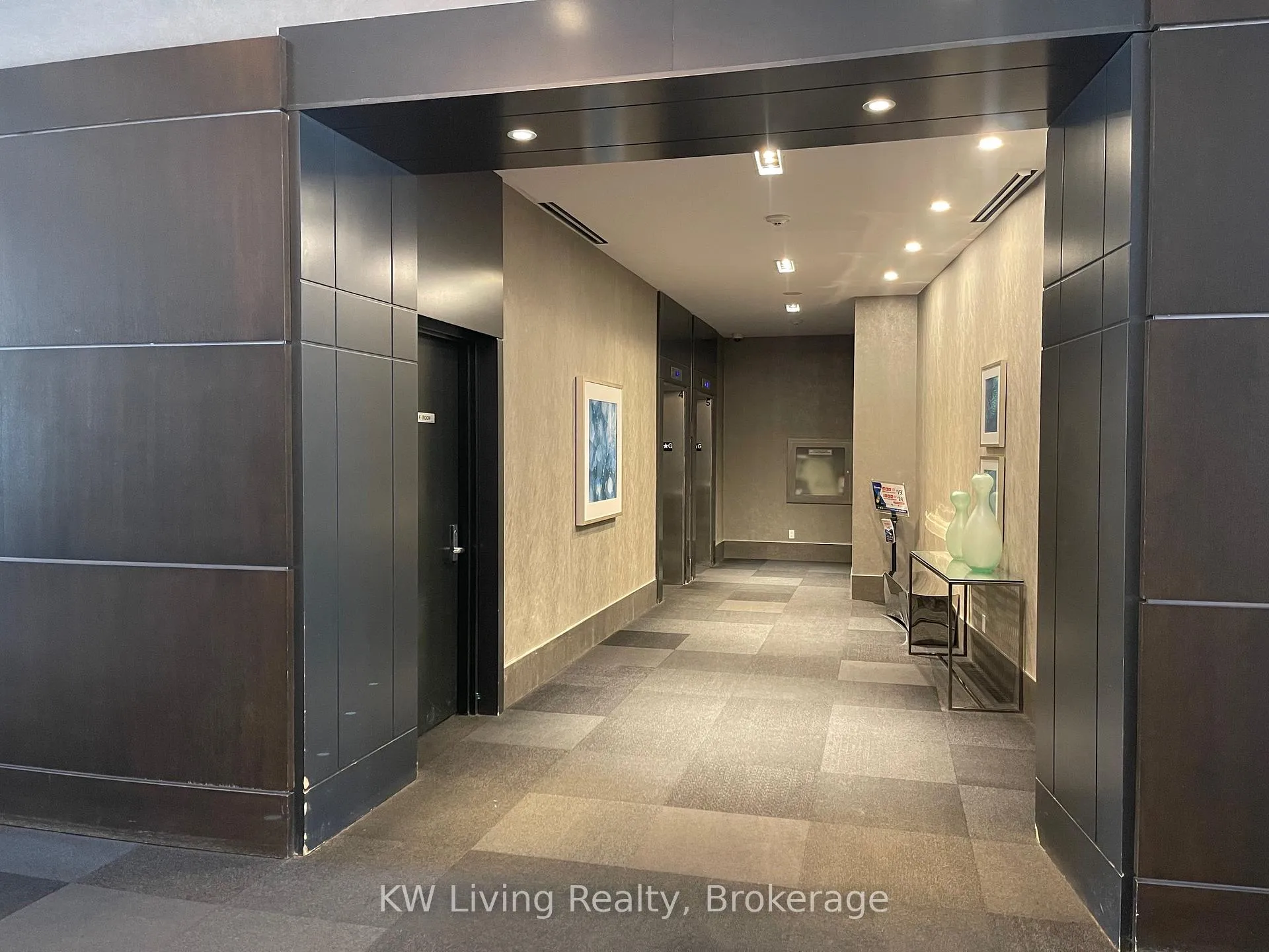Photo 6 of Unit 806, 8130 Birchmount Road, Markham, Unionville — HOMEH