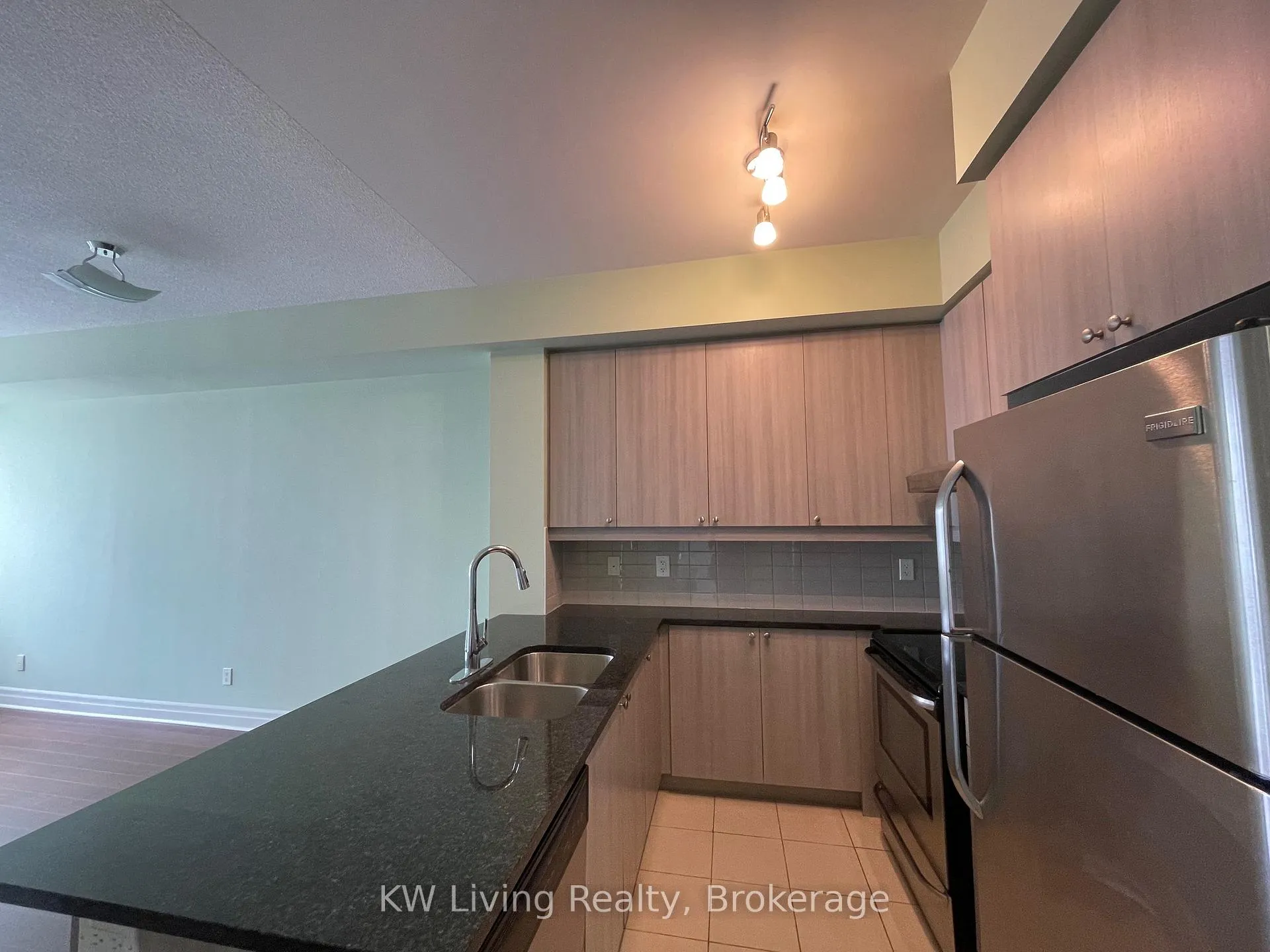 Photo 12 of Unit 806, 8130 Birchmount Road, Markham, Unionville — HOMEH
