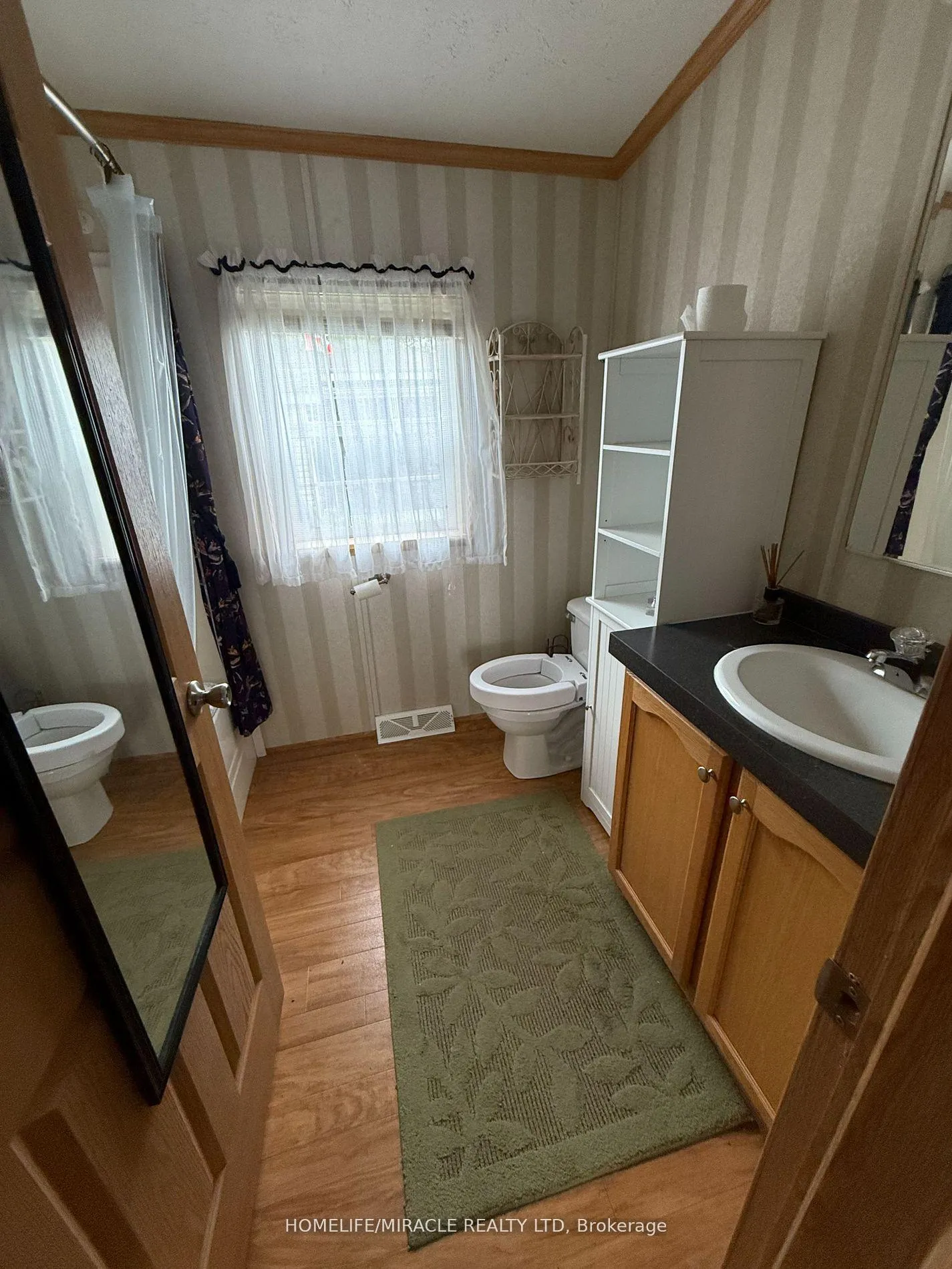 Photo 13 of 11 Grandview Drive, Peterborough, Otonabee Ward 1 — HOMEH