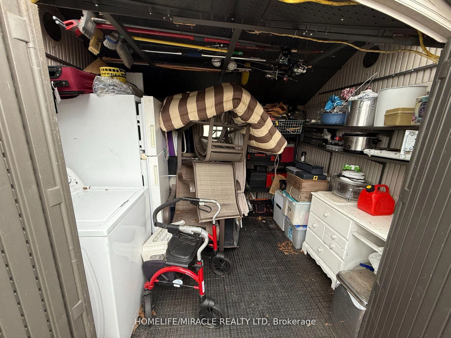 Photo 18 of 11 Grandview Drive, Peterborough, Otonabee Ward 1 — HOMEH