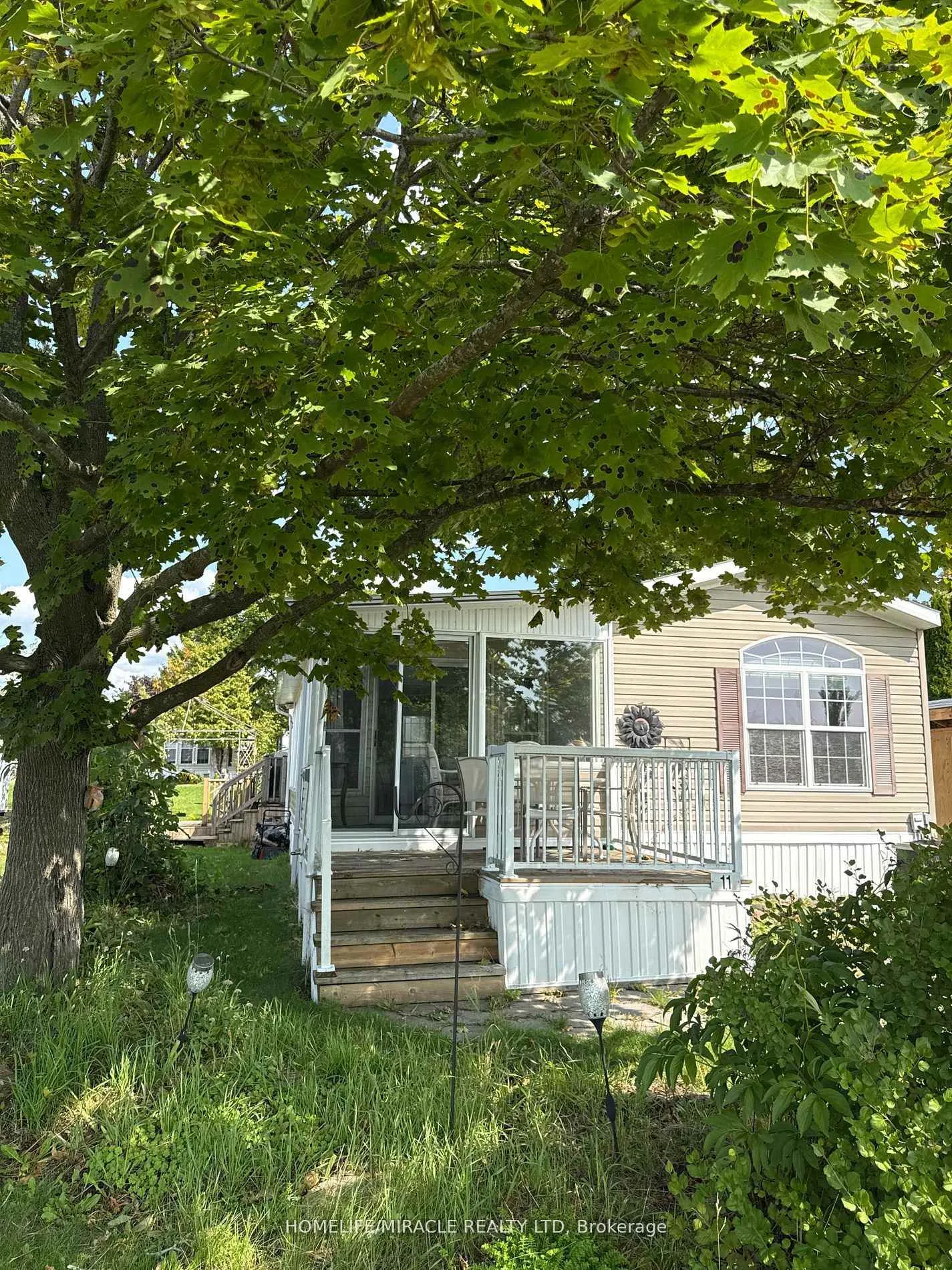 Photo 23 of 11 Grandview Drive, Peterborough, Otonabee Ward 1 — HOMEH