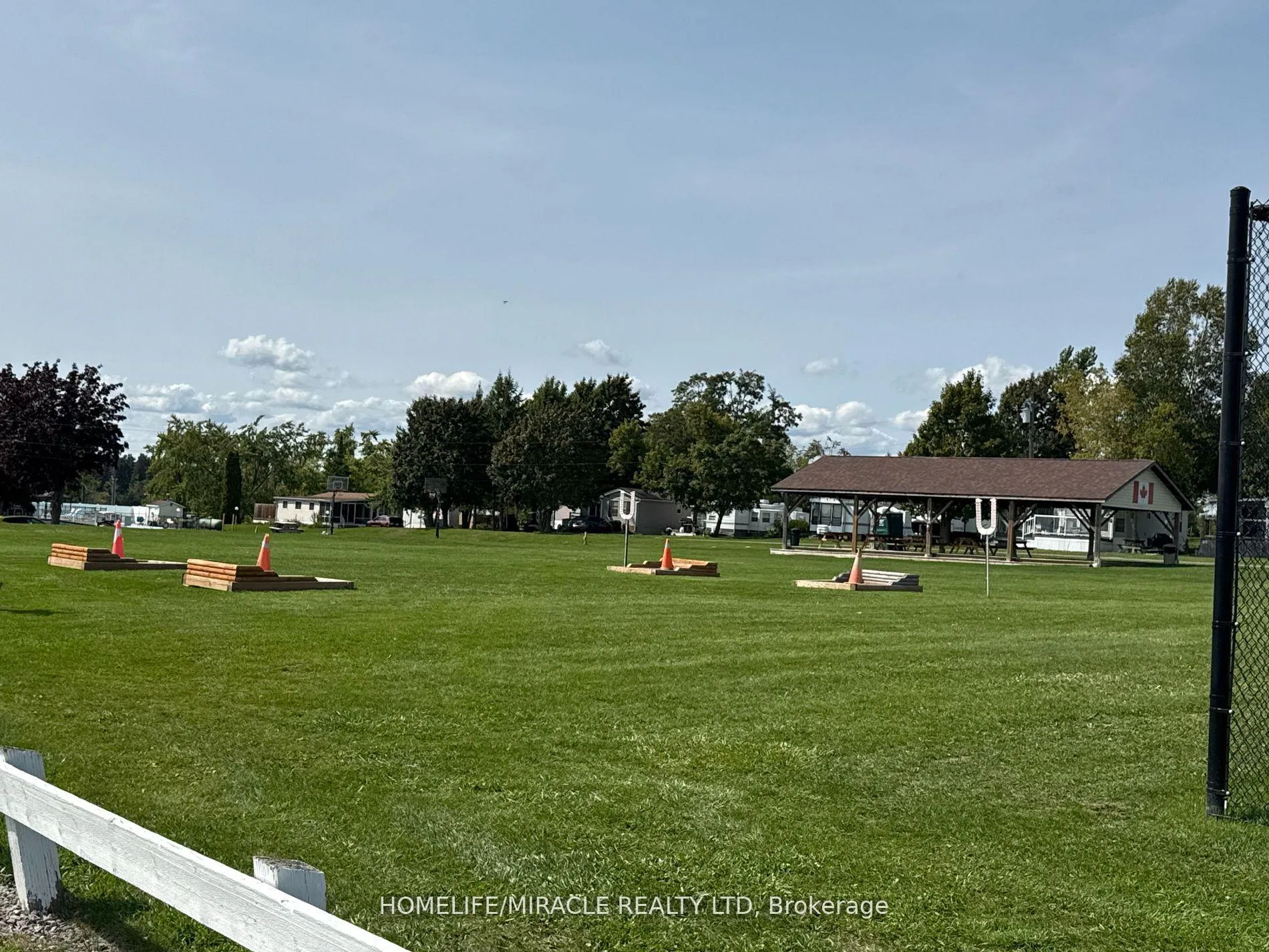 Photo 25 of 11 Grandview Drive, Peterborough, Otonabee Ward 1 — HOMEH