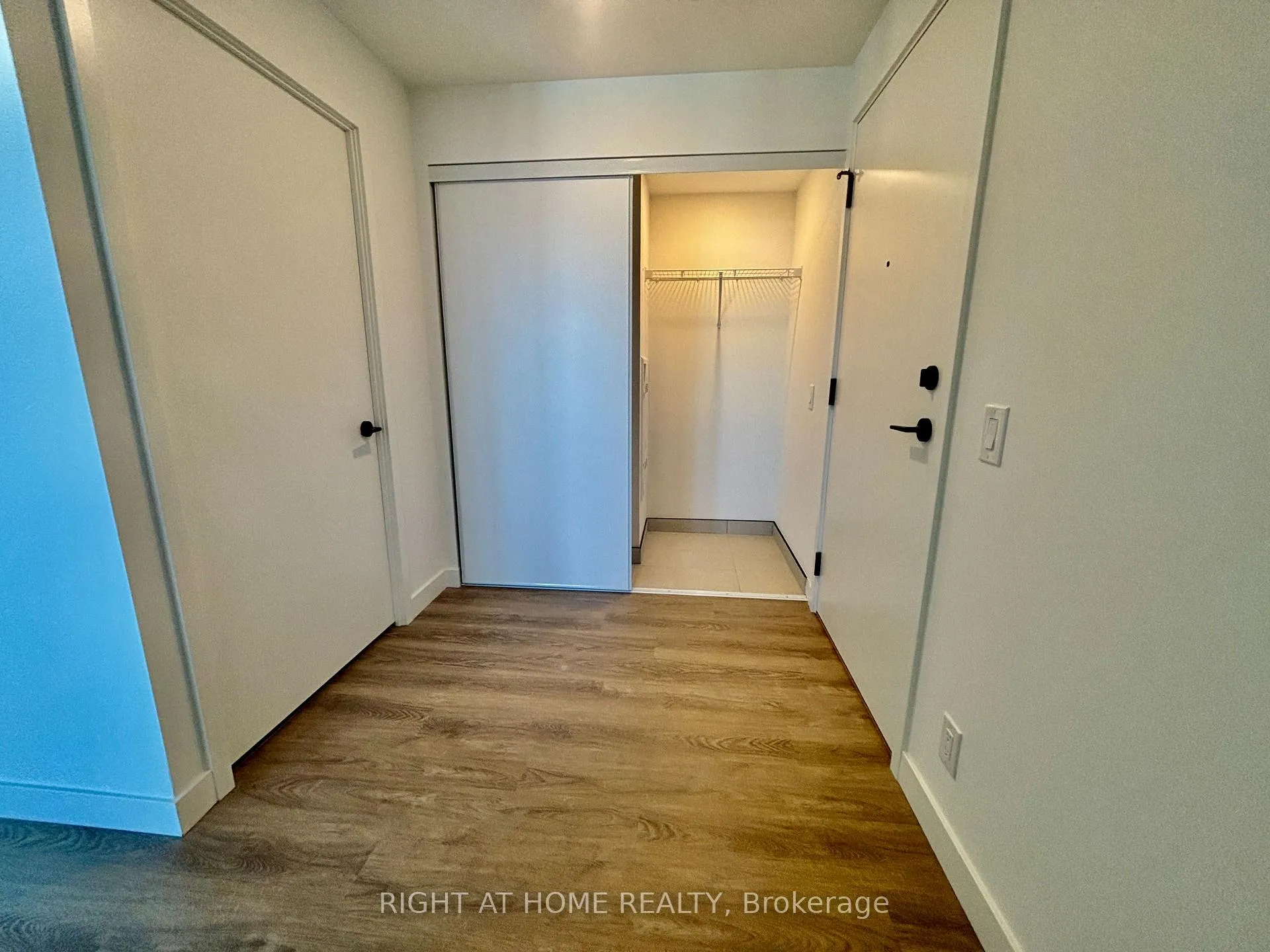 Photo 14 of Unit 903, 1050 Eastern Avenue, Toronto, The Beaches — HOMEH