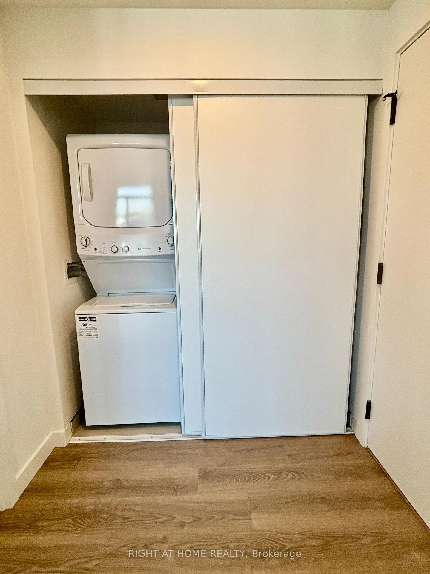 Photo 15 of Unit 903, 1050 Eastern Avenue, Toronto, The Beaches — HOMEH