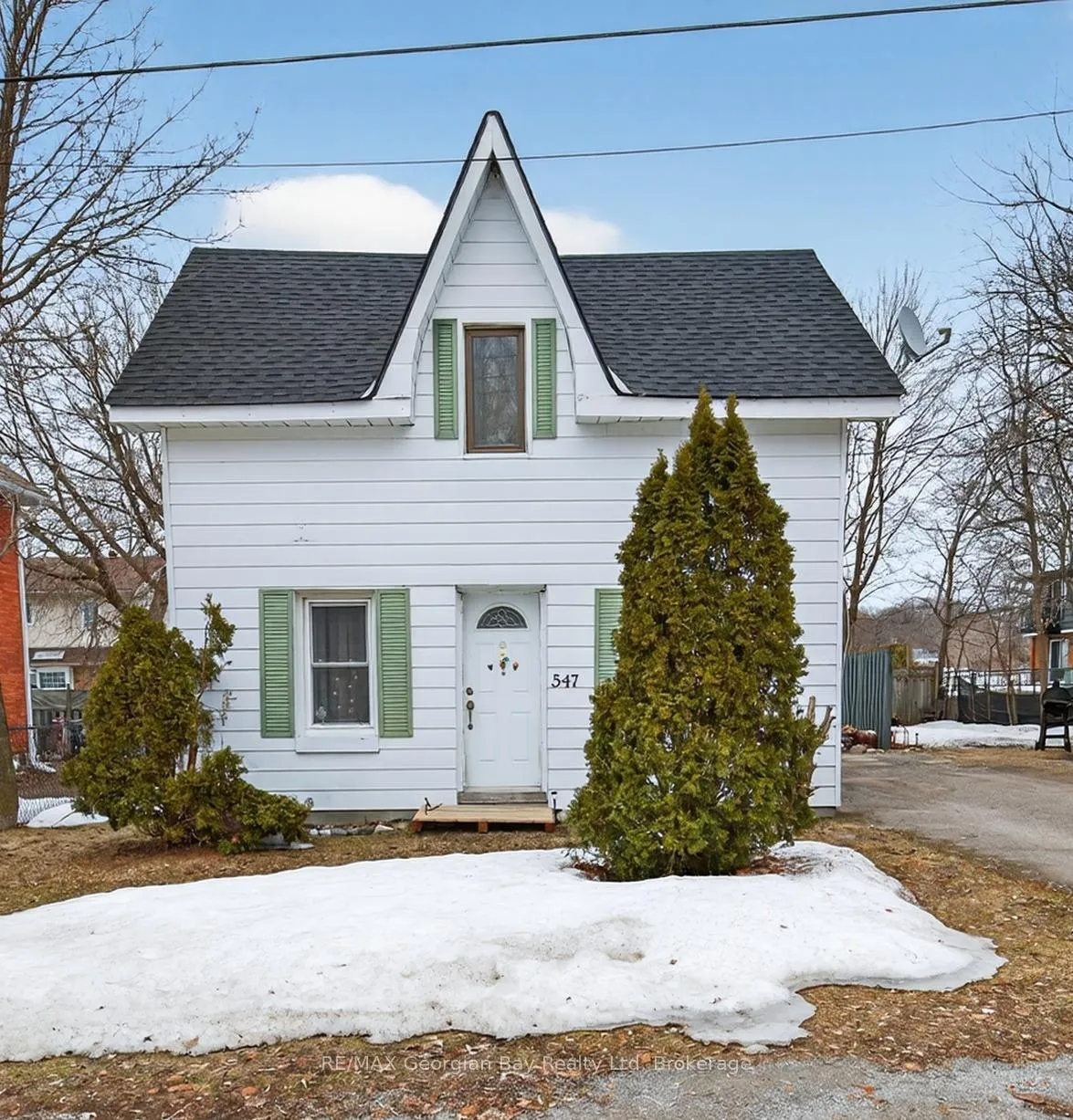 Photo 2 of 547 Nelson Street, Midland — HOMEH