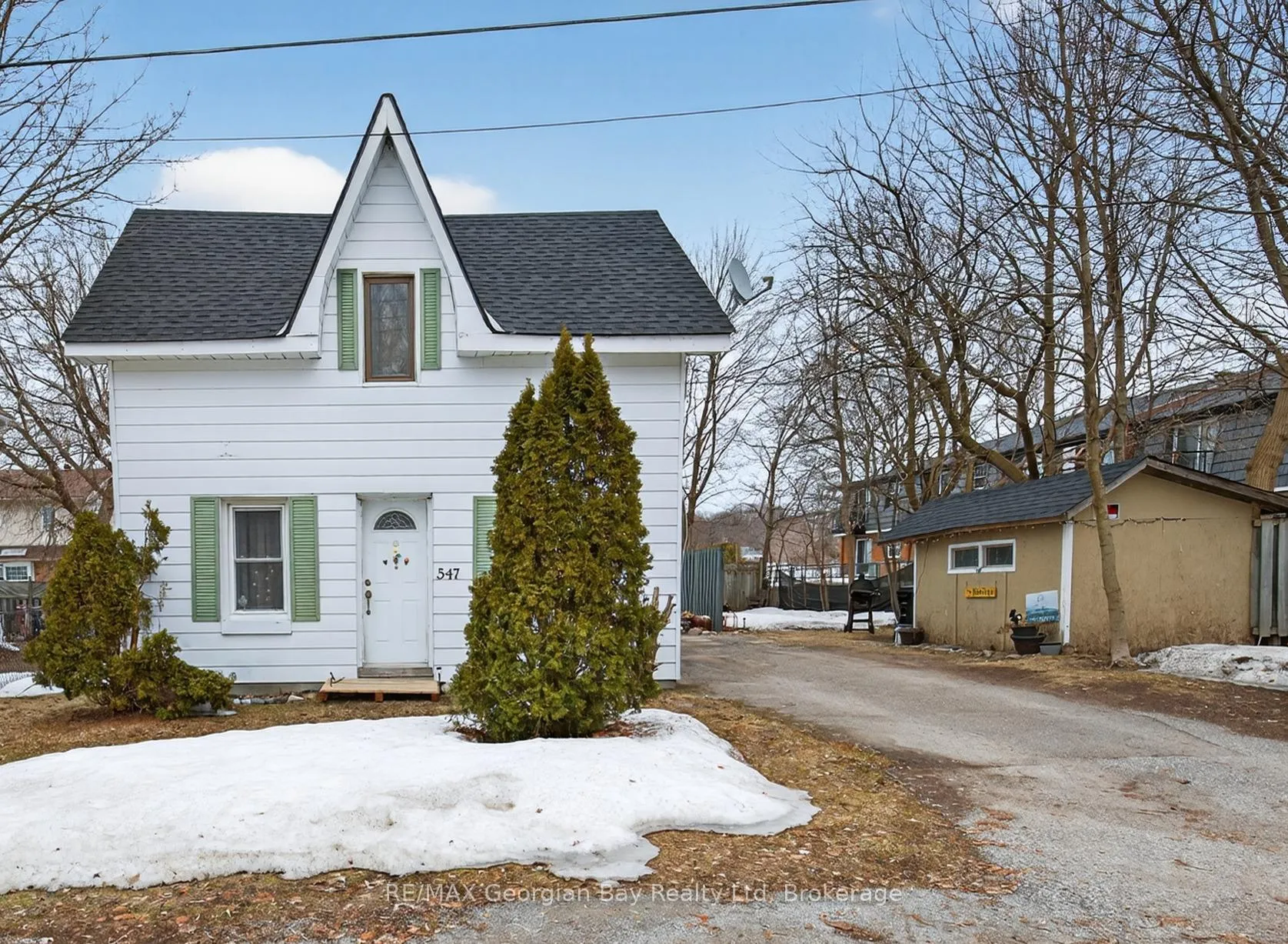 Photo 3 of 547 Nelson Street, Midland — HOMEH