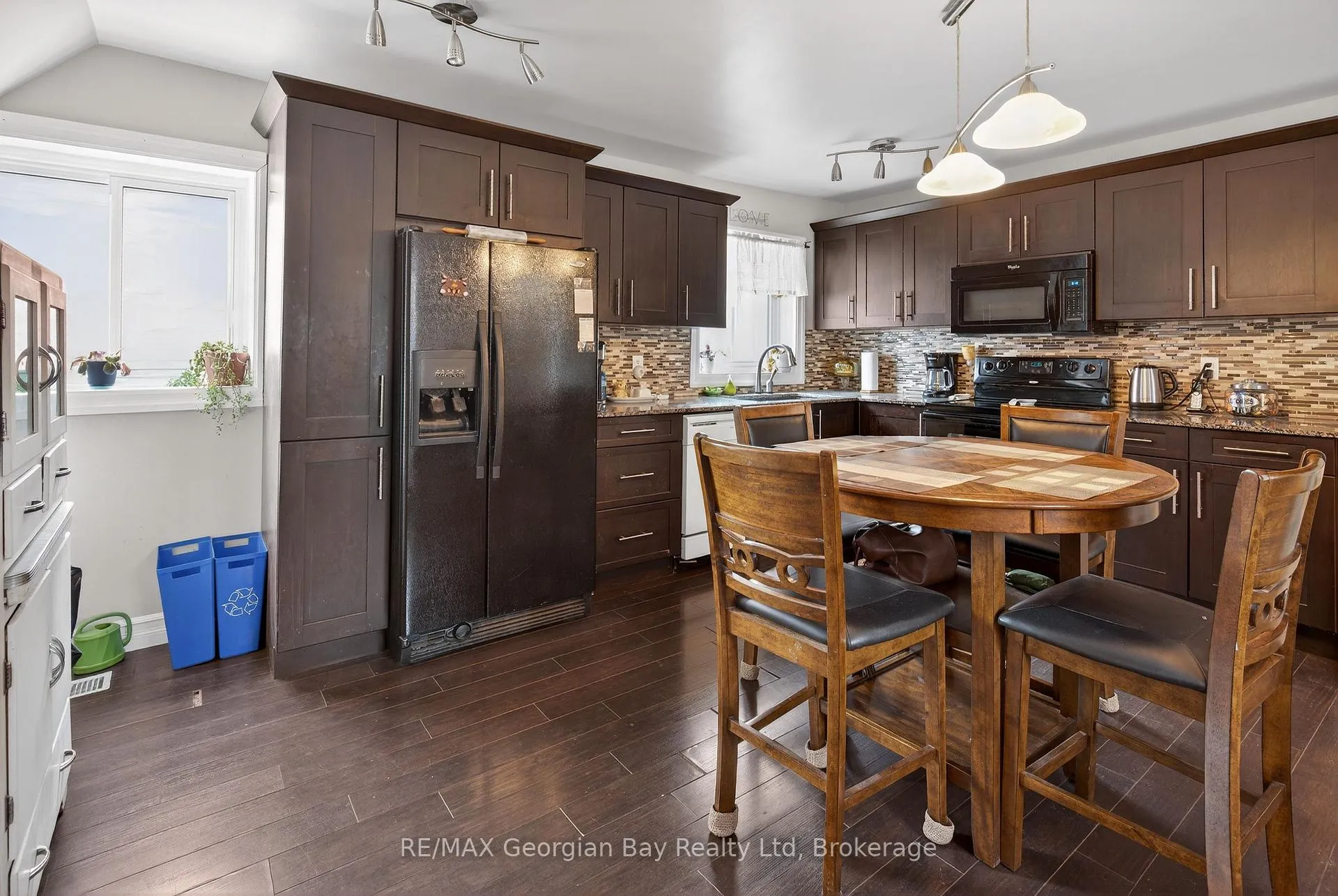 Photo 7 of 547 Nelson Street, Midland — HOMEH