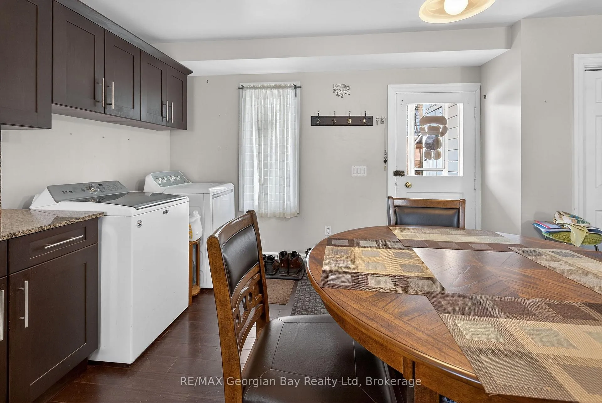 Photo 10 of 547 Nelson Street, Midland — HOMEH