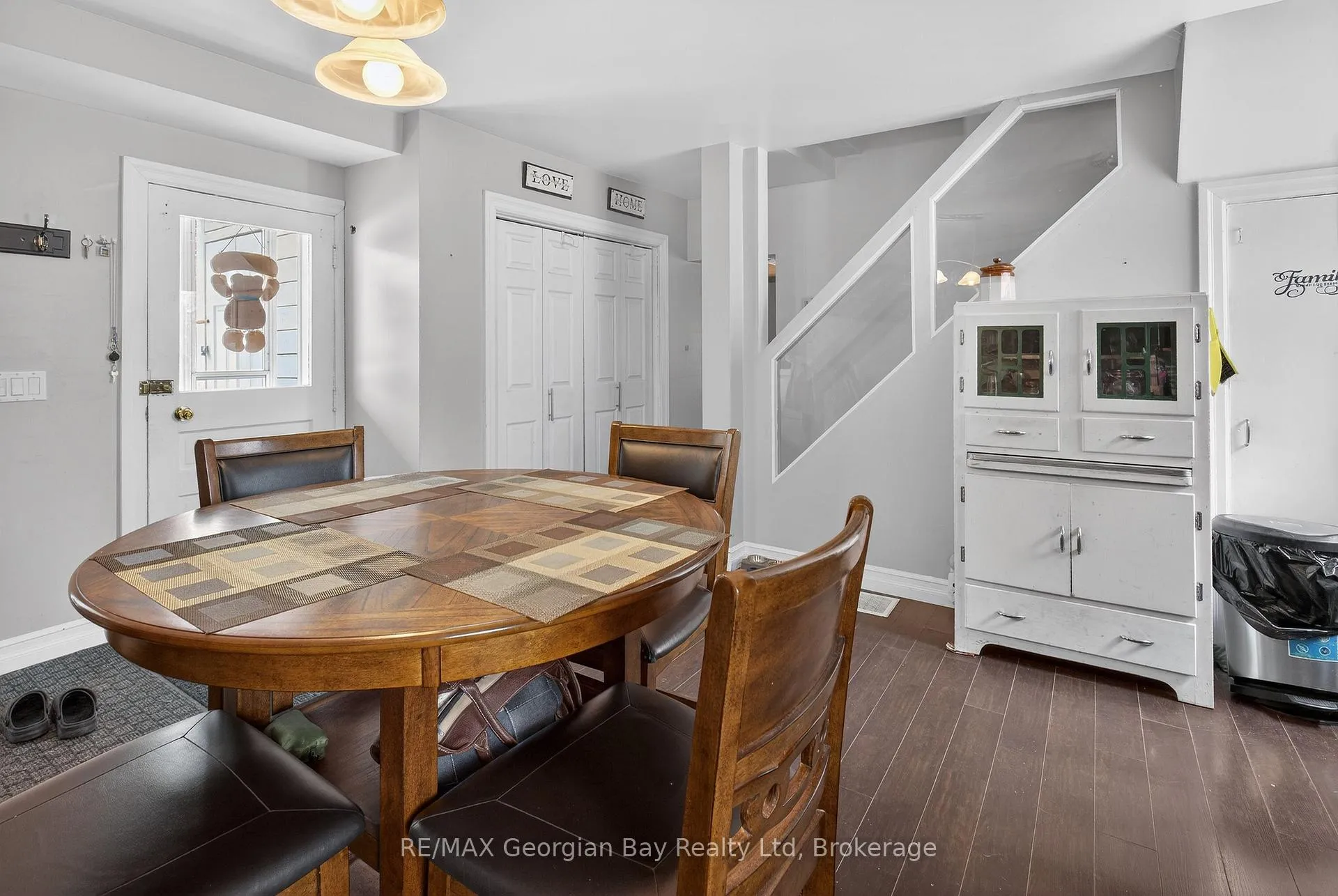 Photo 11 of 547 Nelson Street, Midland — HOMEH