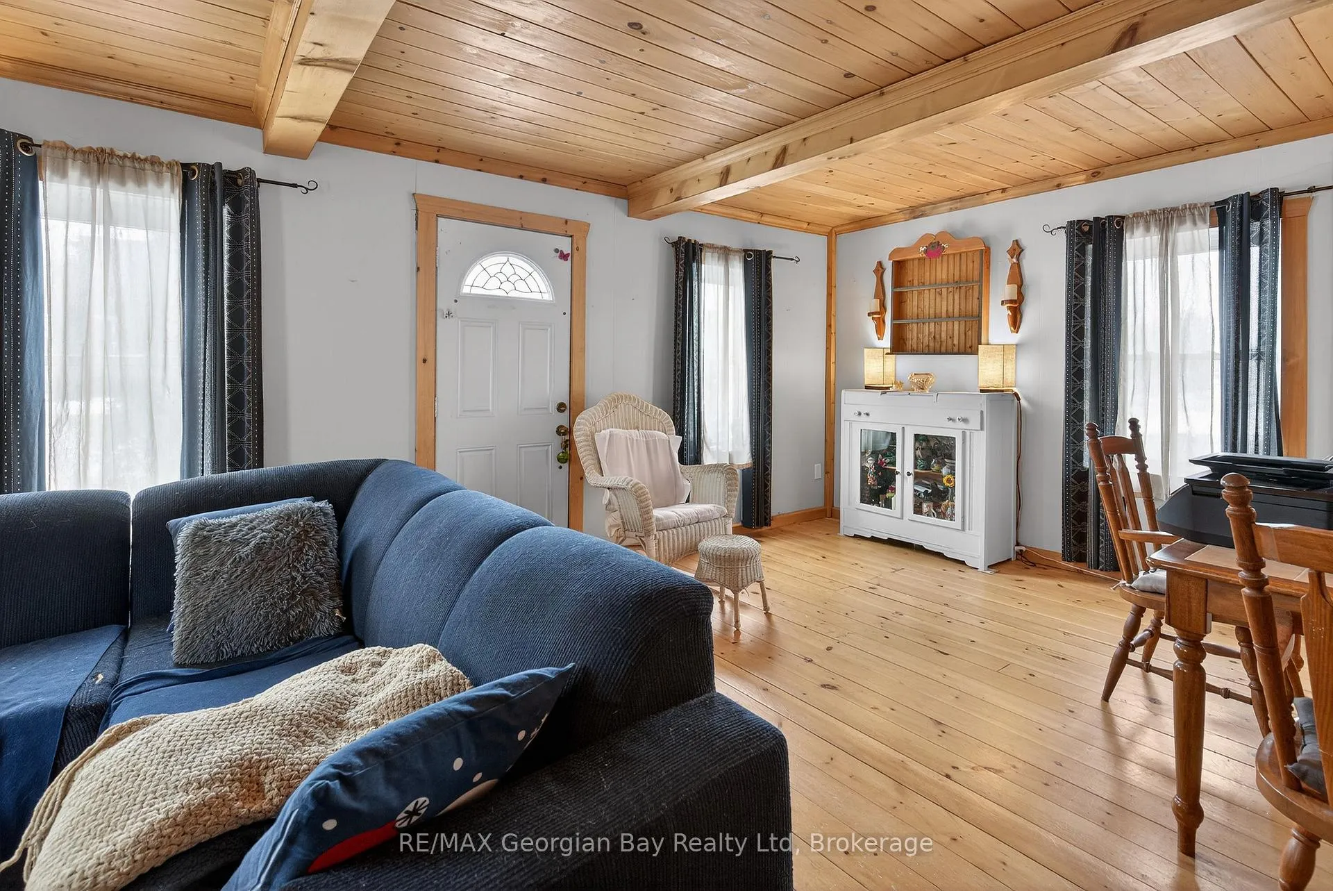 Photo 12 of 547 Nelson Street, Midland — HOMEH