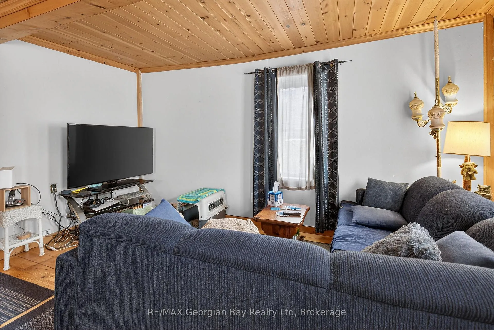 Photo 13 of 547 Nelson Street, Midland — HOMEH