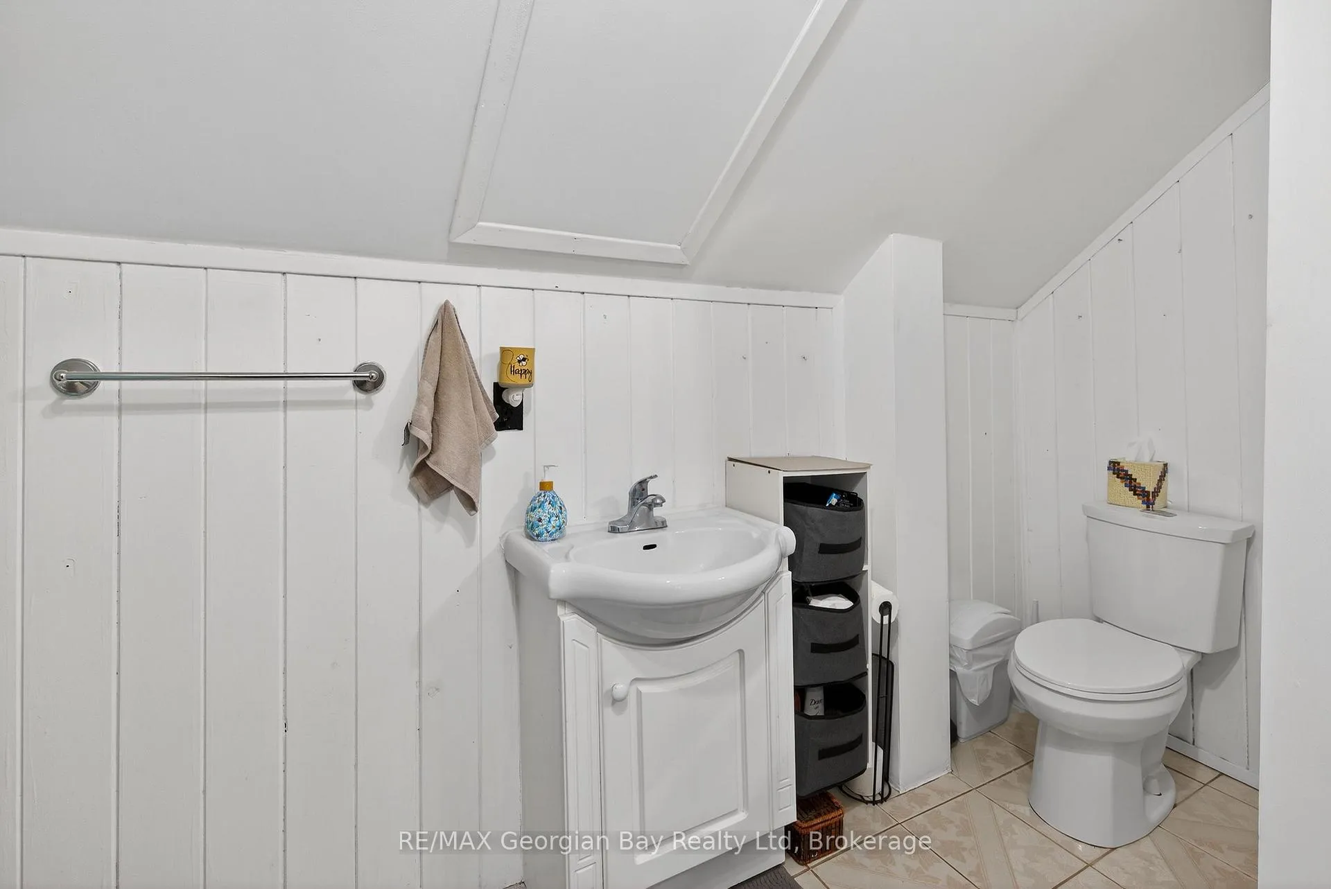 Photo 22 of 547 Nelson Street, Midland — HOMEH