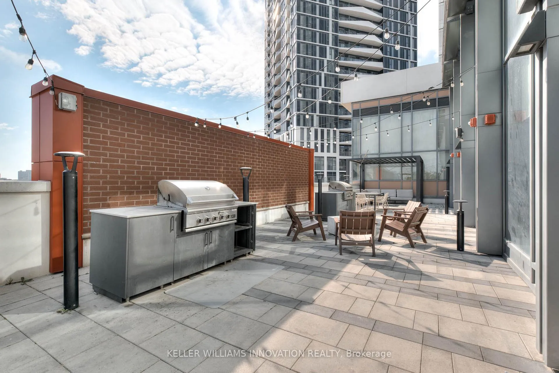 Photo 9 of Unit 404, 25 Wellington Street S, Kitchener — HOMEH