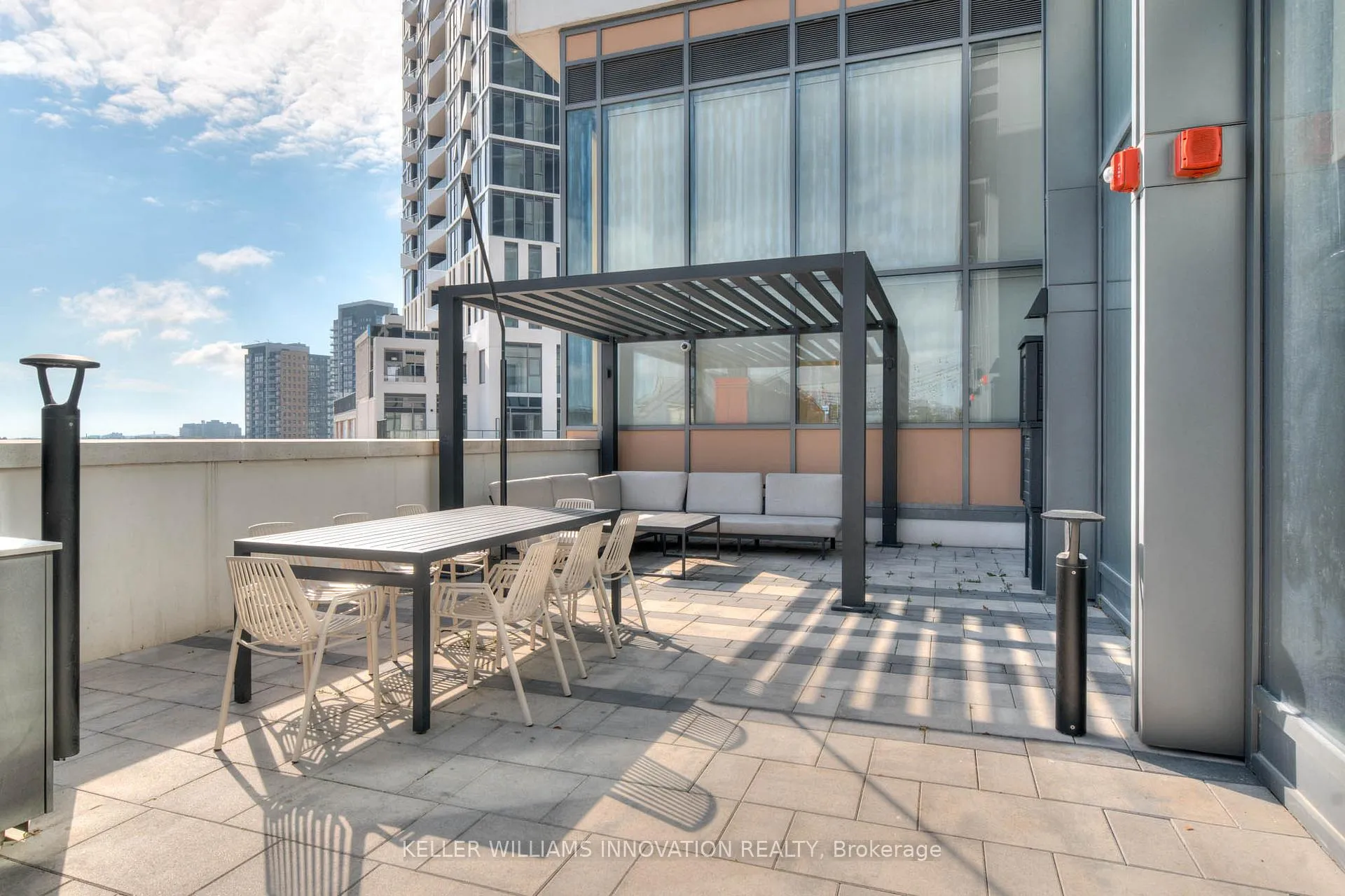 Photo 10 of Unit 404, 25 Wellington Street S, Kitchener — HOMEH