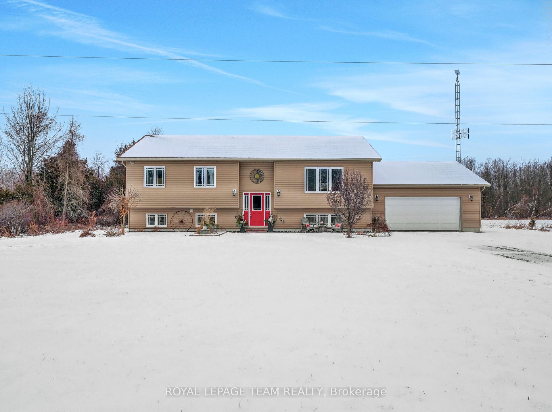 Photo 1 of 424 Hyndman Road, Edwardsburgh/Cardinal, Edwardsburgh/Cardinal Twp — HOMEH