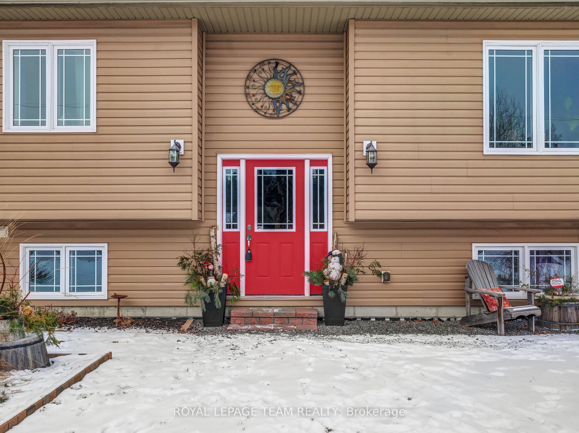 Photo 2 of 424 Hyndman Road, Edwardsburgh/Cardinal, Edwardsburgh/Cardinal Twp — HOMEH