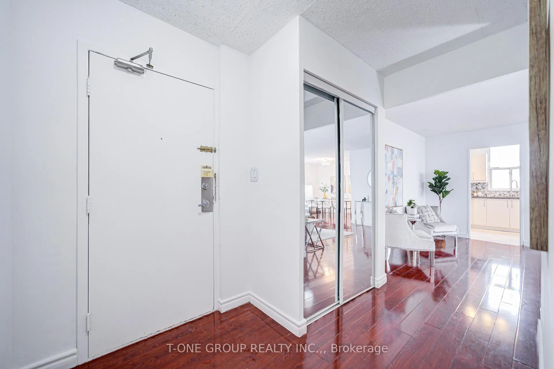 Photo 4 of Unit 1203, 60 Pavane Linkway, Toronto, Flemingdon Park — HOMEH