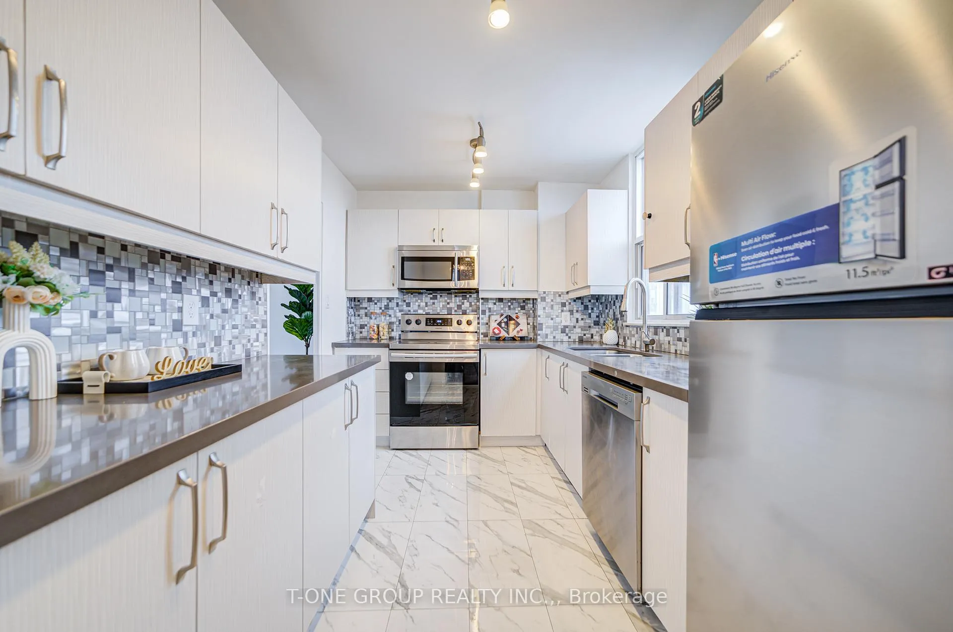 Photo 16 of Unit 1203, 60 Pavane Linkway, Toronto, Flemingdon Park — HOMEH