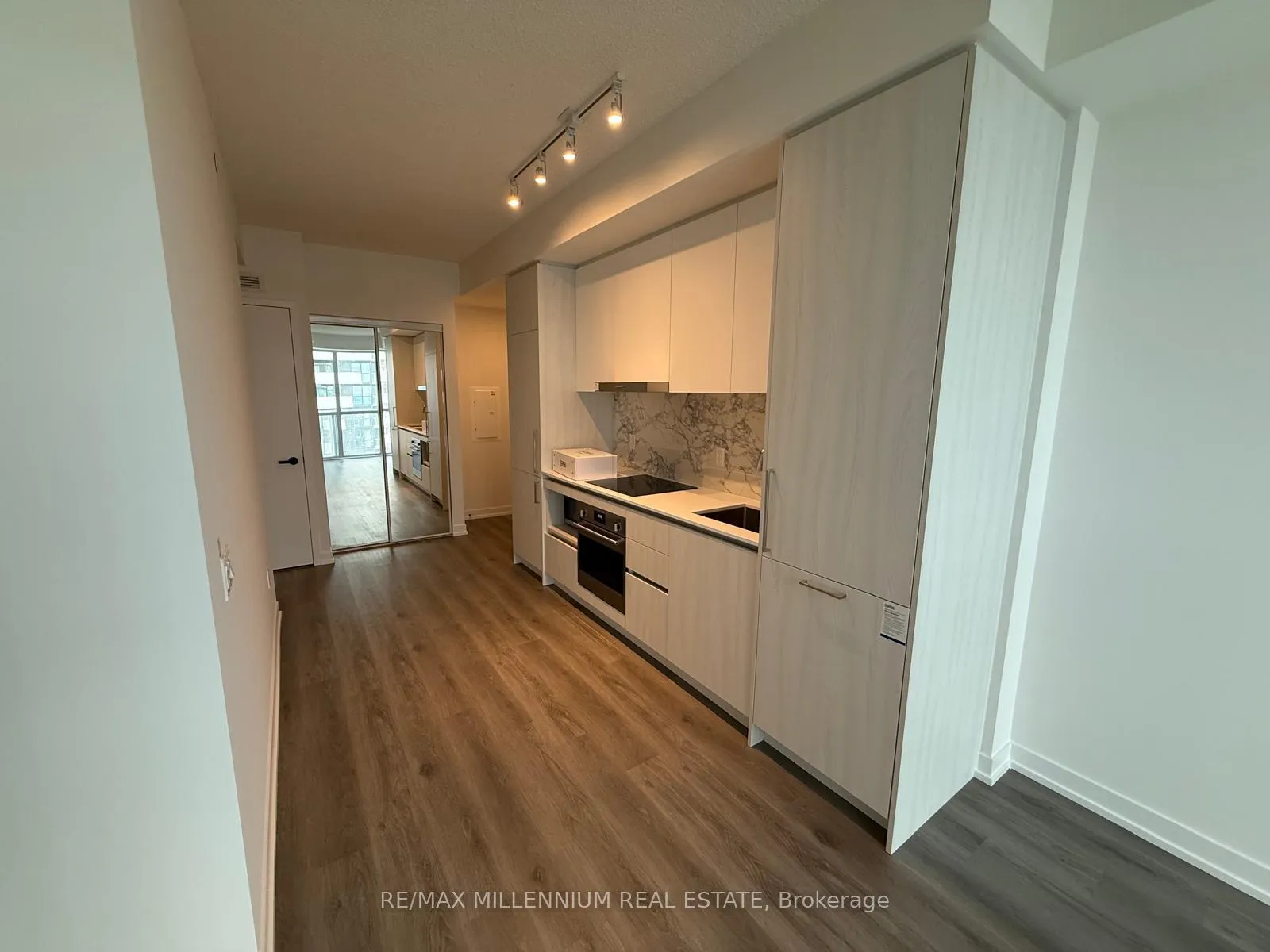 Photo 4 of Unit 5215, 225 Commerce Street, Vaughan, Vaughan Corporate Centre — HOMEH