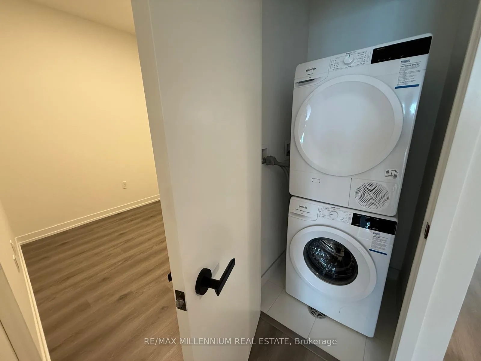 Photo 7 of Unit 5215, 225 Commerce Street, Vaughan, Vaughan Corporate Centre — HOMEH