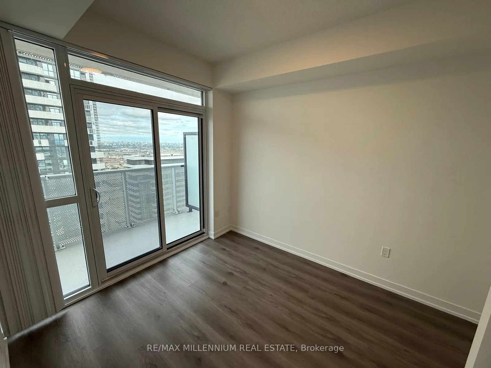 Photo 10 of Unit 5215, 225 Commerce Street, Vaughan, Vaughan Corporate Centre — HOMEH