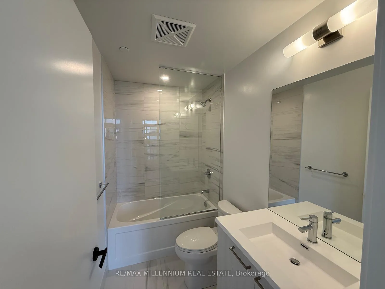 Photo 11 of Unit 5215, 225 Commerce Street, Vaughan, Vaughan Corporate Centre — HOMEH