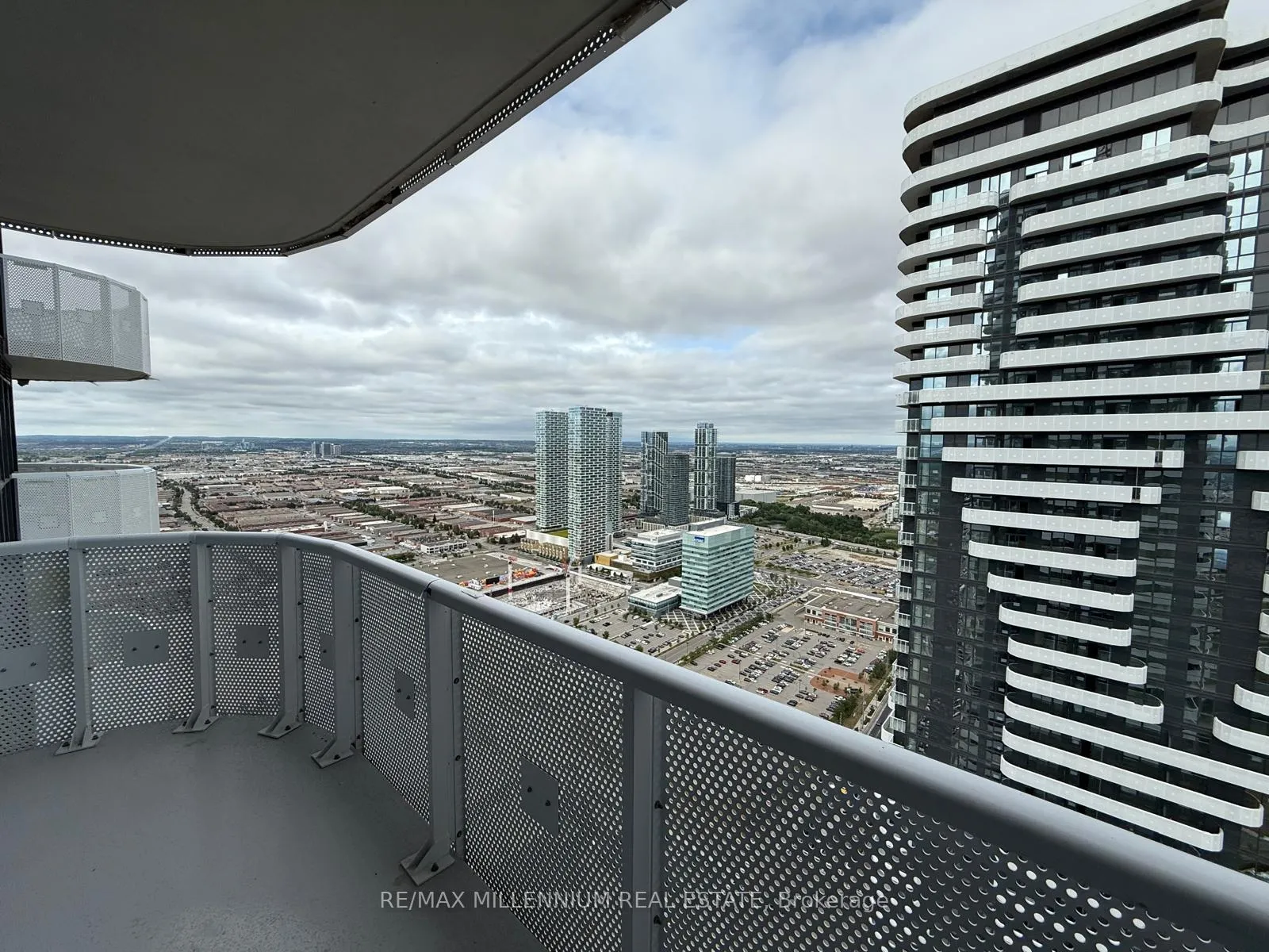 Photo 12 of Unit 5215, 225 Commerce Street, Vaughan, Vaughan Corporate Centre — HOMEH