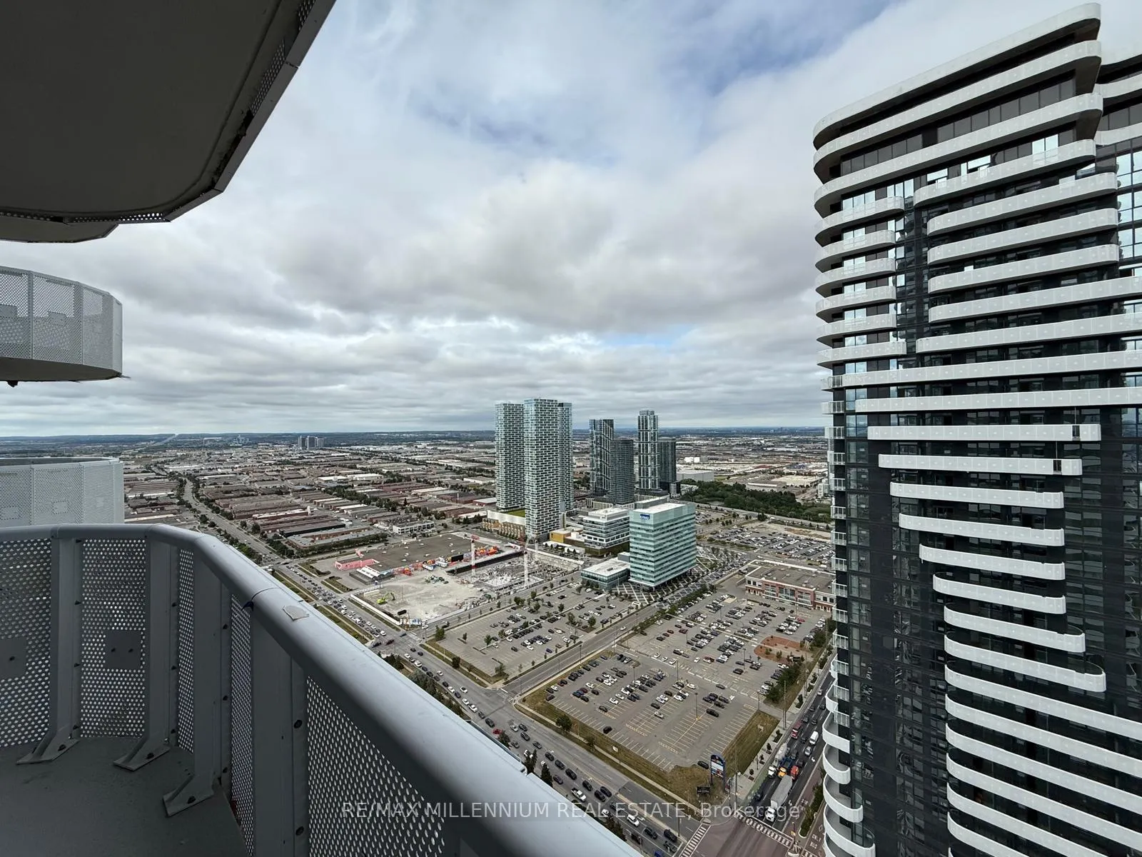 Photo 13 of Unit 5215, 225 Commerce Street, Vaughan, Vaughan Corporate Centre — HOMEH