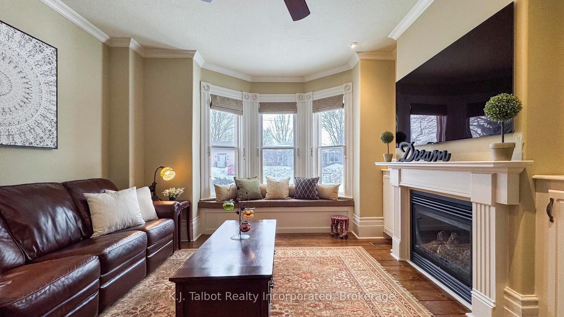 Photo 5 of 118 Anglesea Street, Goderich, Goderich (Town) — HOMEH