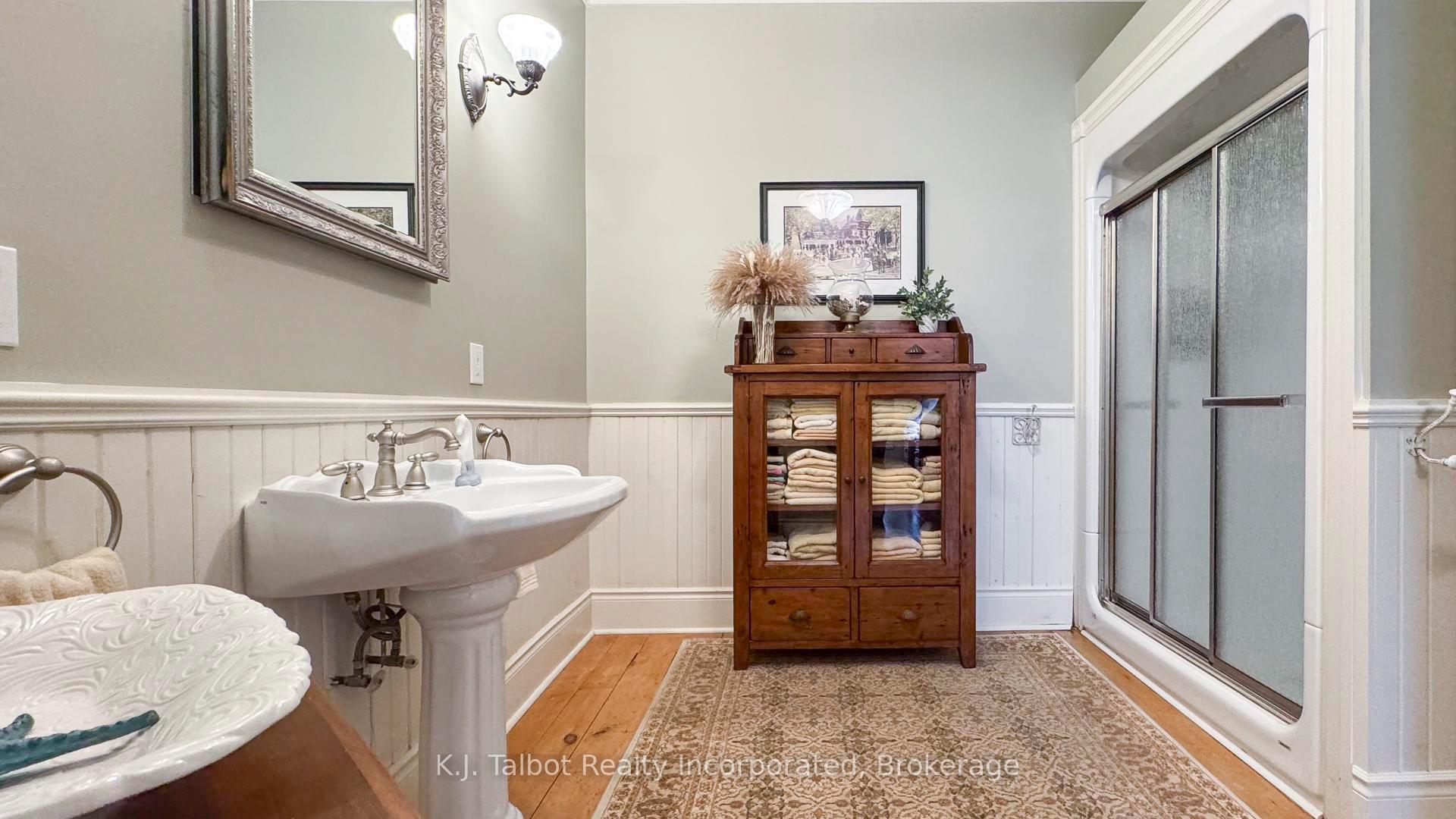 Photo 8 of 118 Anglesea Street, Goderich, Goderich (Town) — HOMEH