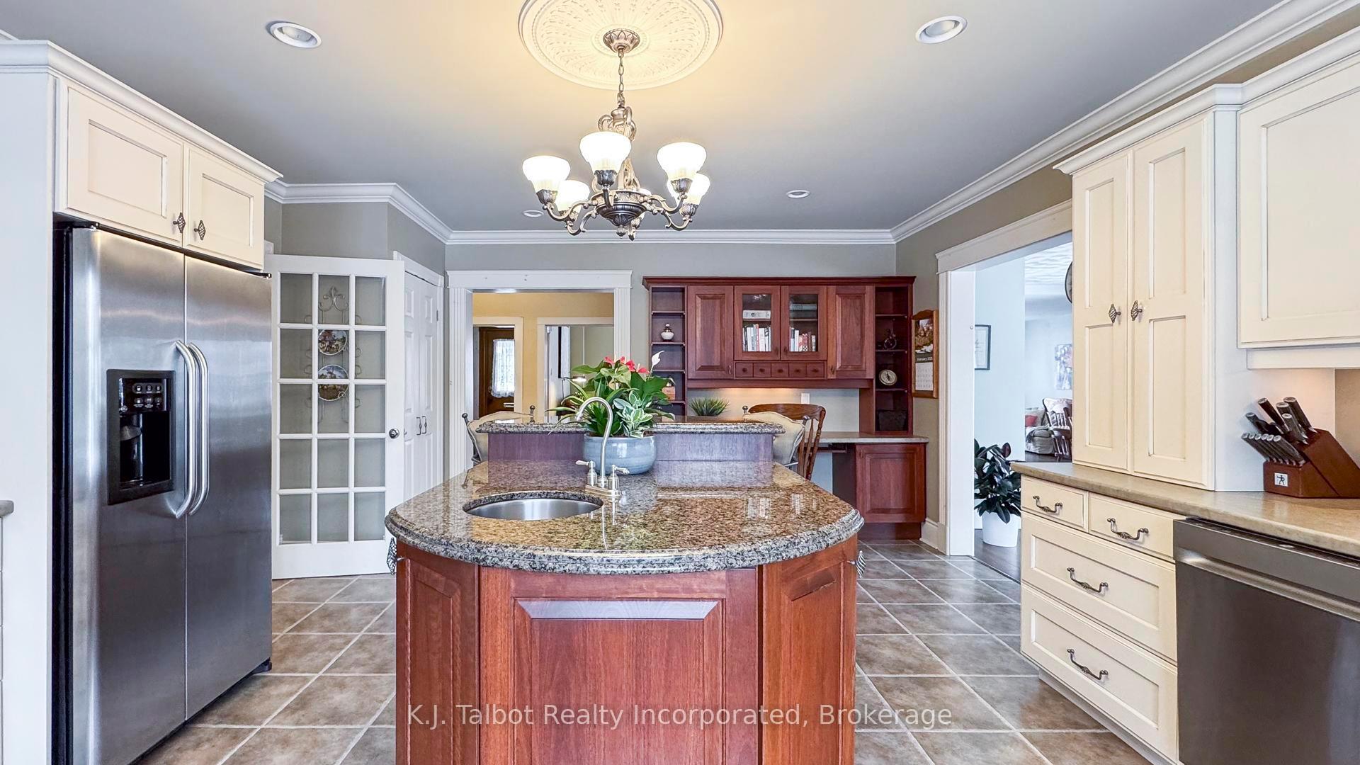Photo 10 of 118 Anglesea Street, Goderich, Goderich (Town) — HOMEH