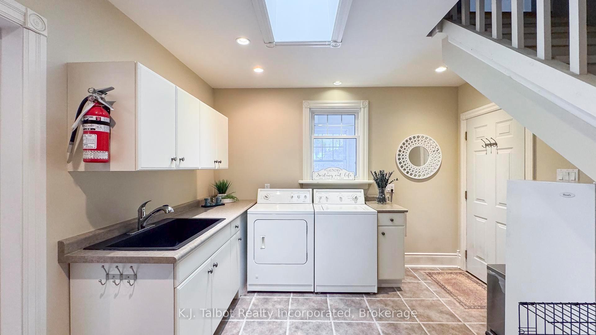 Photo 18 of 118 Anglesea Street, Goderich, Goderich (Town) — HOMEH