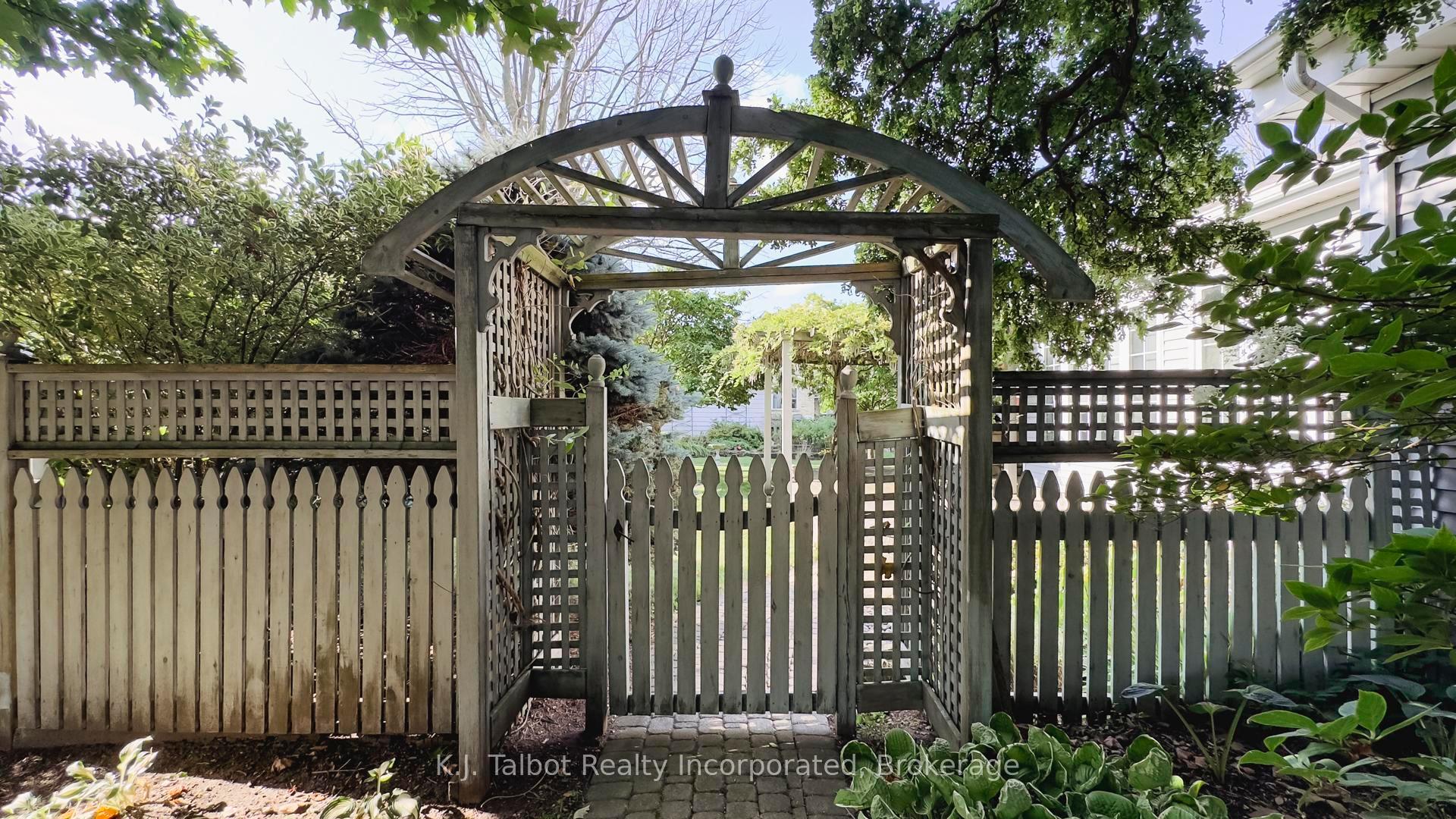 Photo 29 of 118 Anglesea Street, Goderich, Goderich (Town) — HOMEH