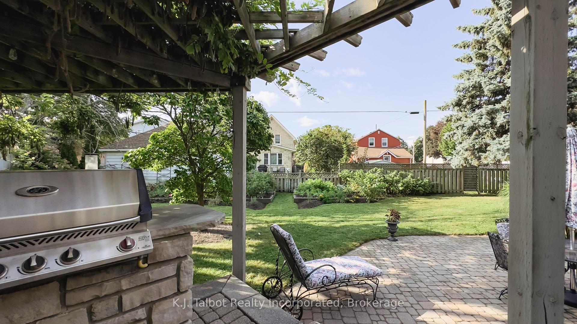 Photo 32 of 118 Anglesea Street, Goderich, Goderich (Town) — HOMEH