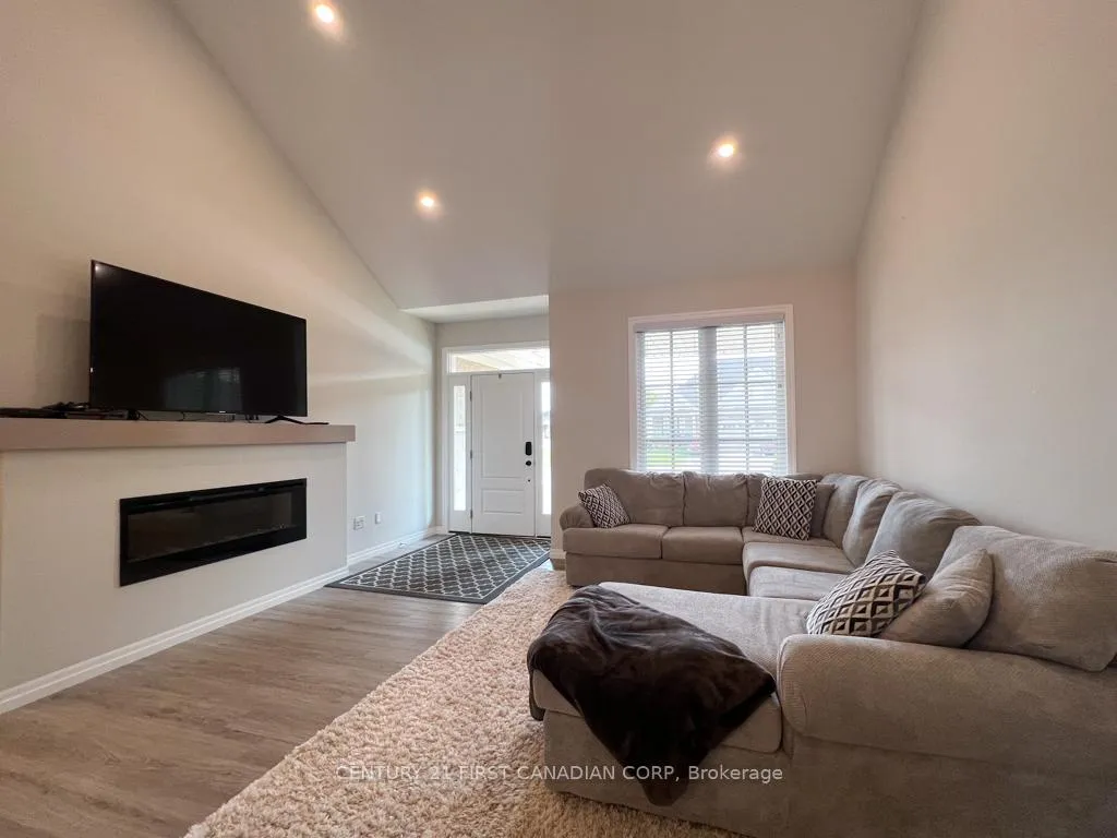 Photo 3 of 4 Sierra Street, Tillsonburg — HOMEH