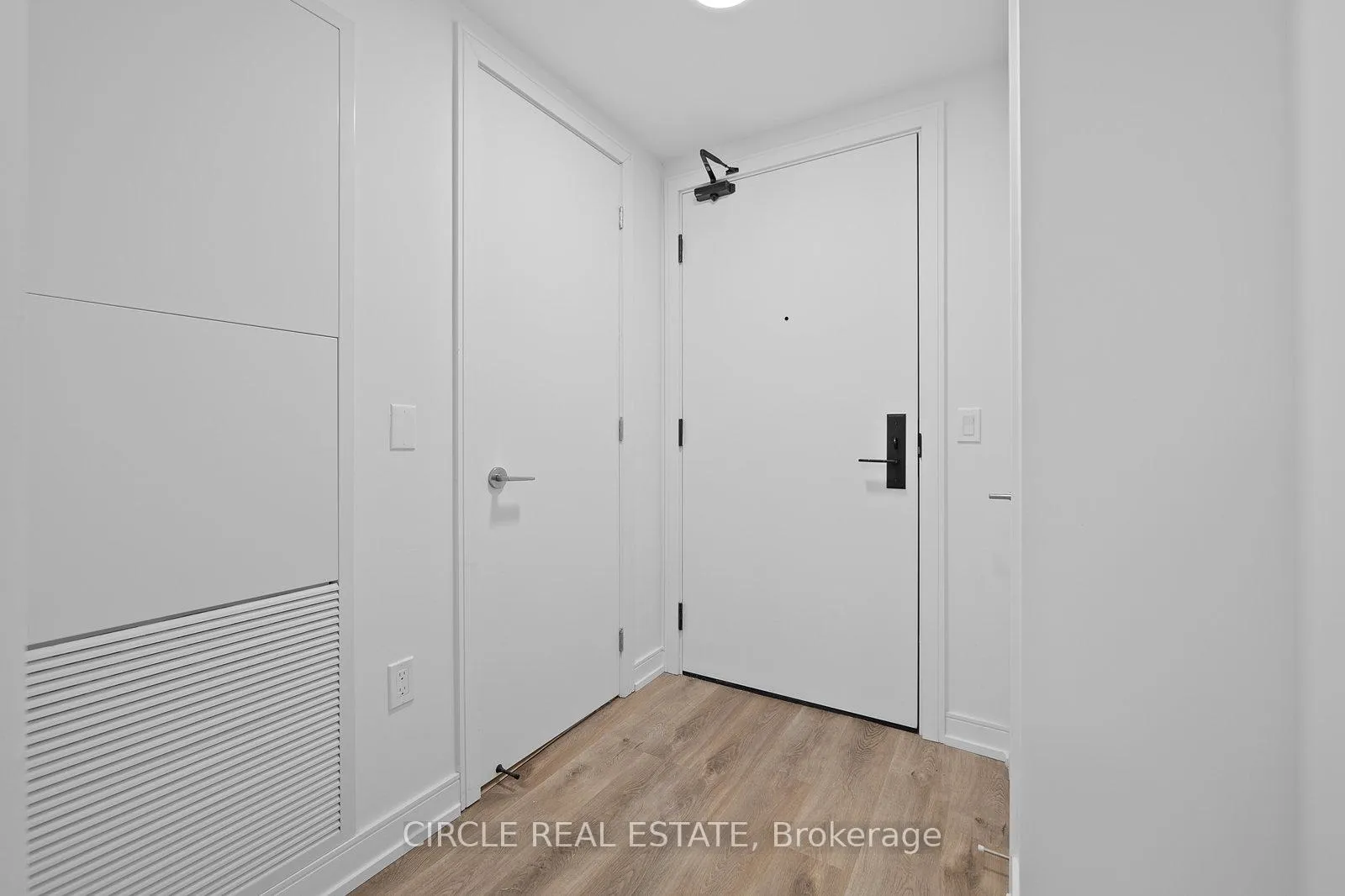 Photo 3 of Unit 1007, 1 Jarvis Street, Hamilton, Beasley — HOMEH