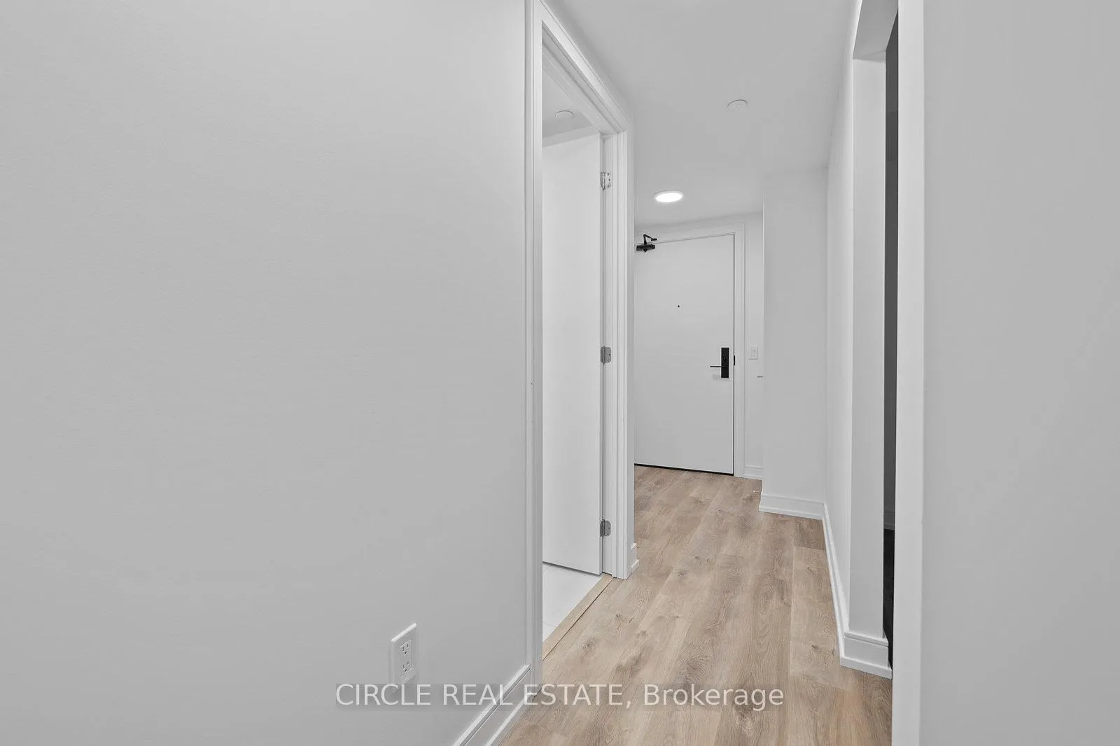 Photo 5 of Unit 1007, 1 Jarvis Street, Hamilton, Beasley — HOMEH
