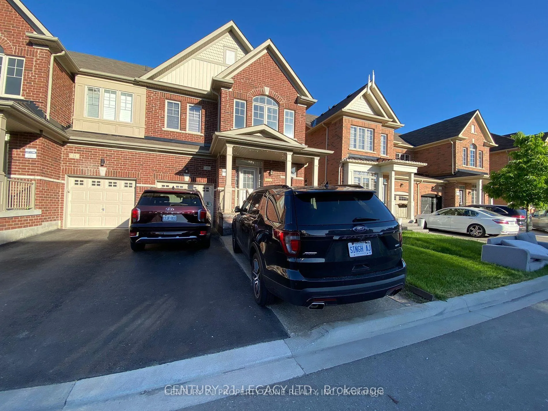Photo 2 of 23 Taurus Road, Brampton, Northwest Brampton — HOMEH