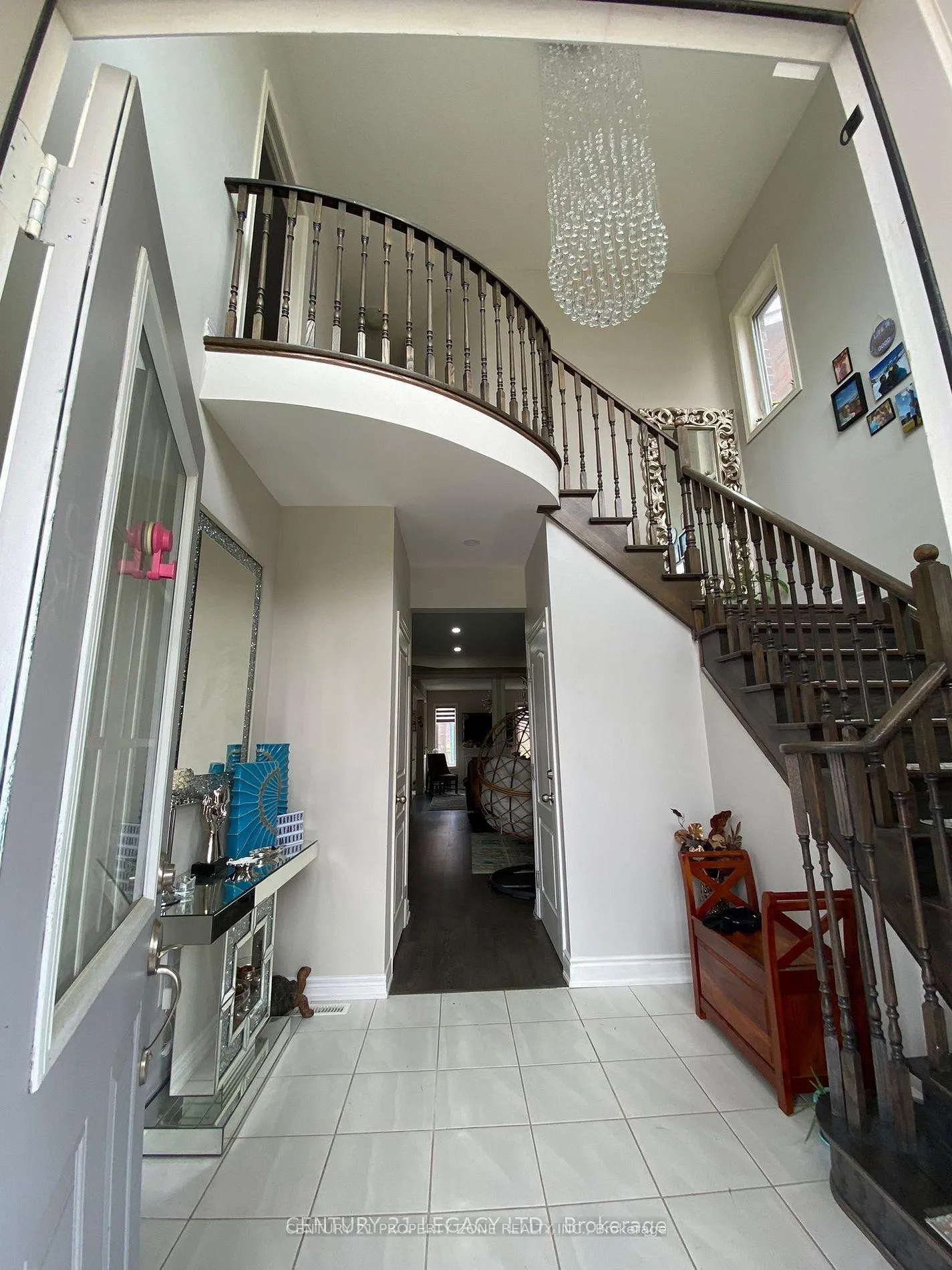 Photo 10 of 23 Taurus Road, Brampton, Northwest Brampton — HOMEH