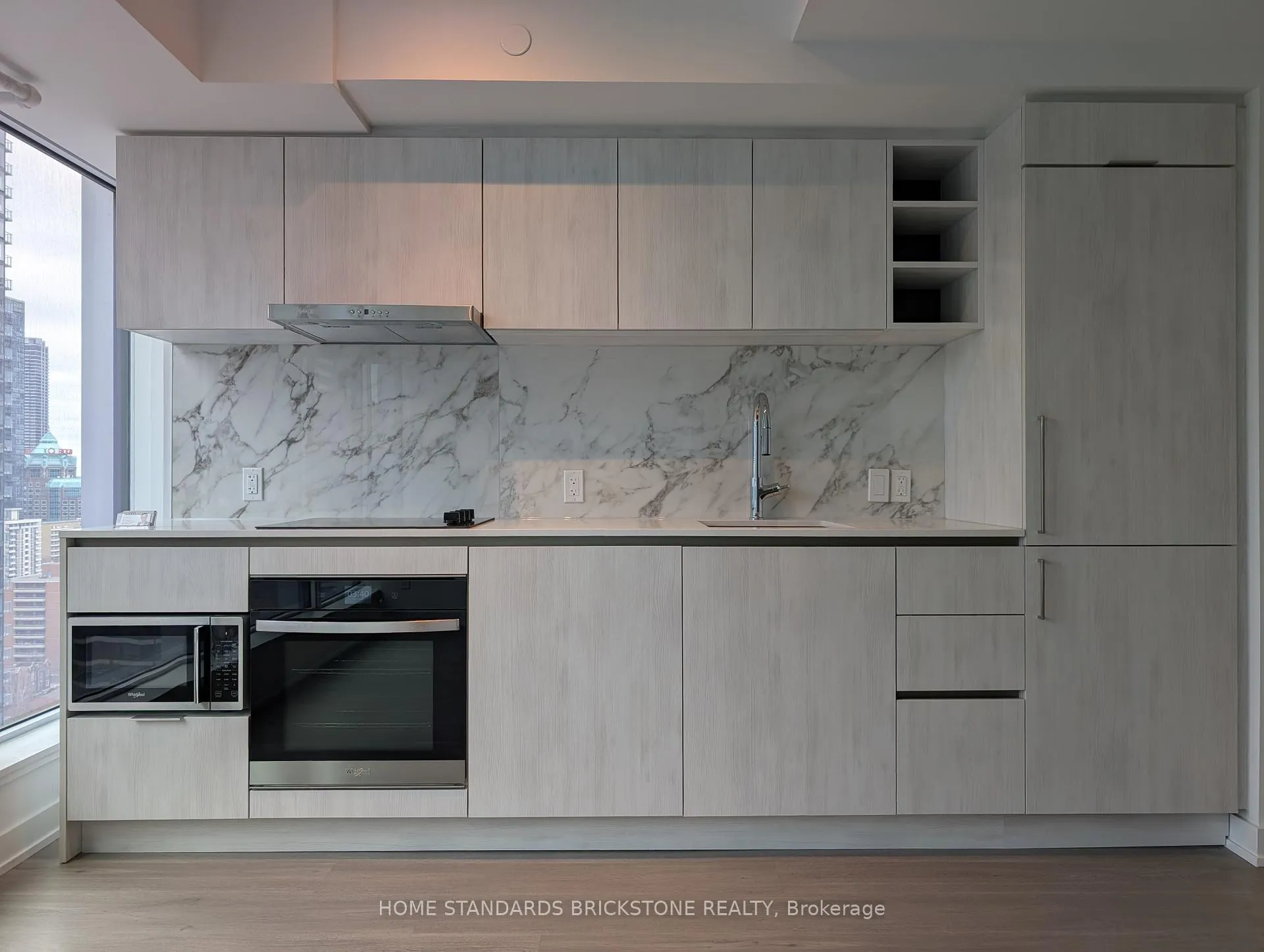 Front of Unit 2505, 8 Wellesley Street W