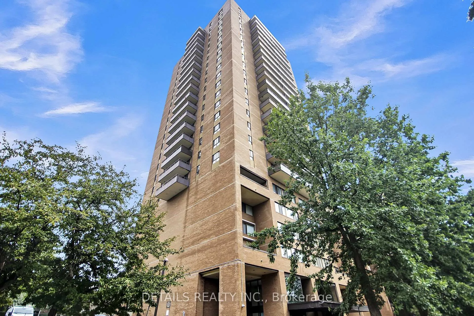Front of Unit 2506, 505 St Laurent Boulevard N