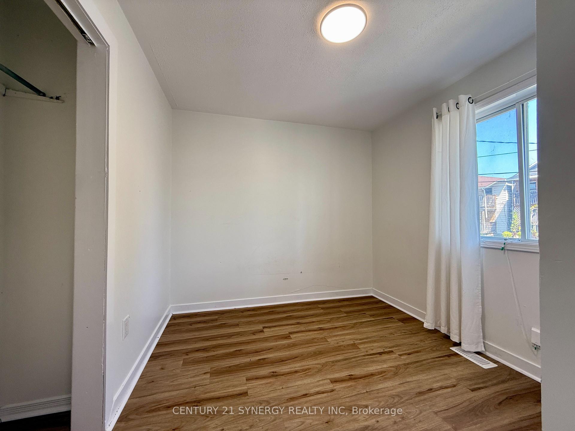 Photo 5 of 415 Mcconnell Avenue, Cornwall — HOMEH