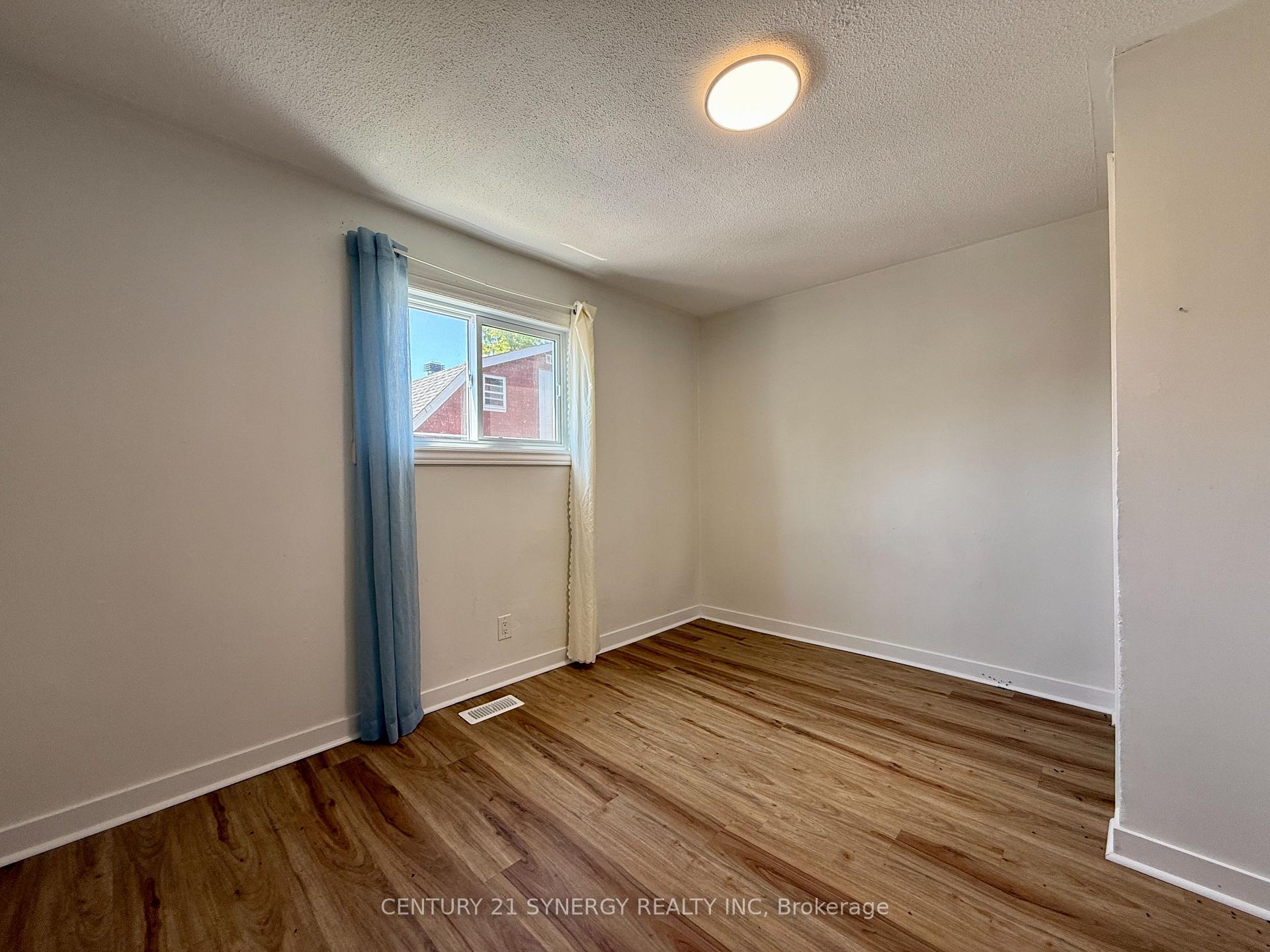 Photo 20 of 415 Mcconnell Avenue, Cornwall — HOMEH