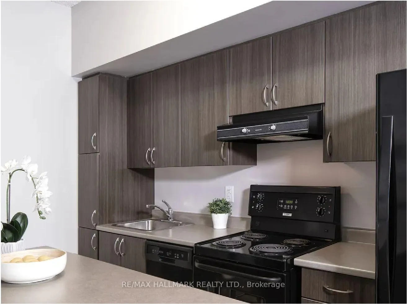 Photo 4 of Unit 1410, 570 Bay Street, Toronto, Bay Street Corridor — HOMEH