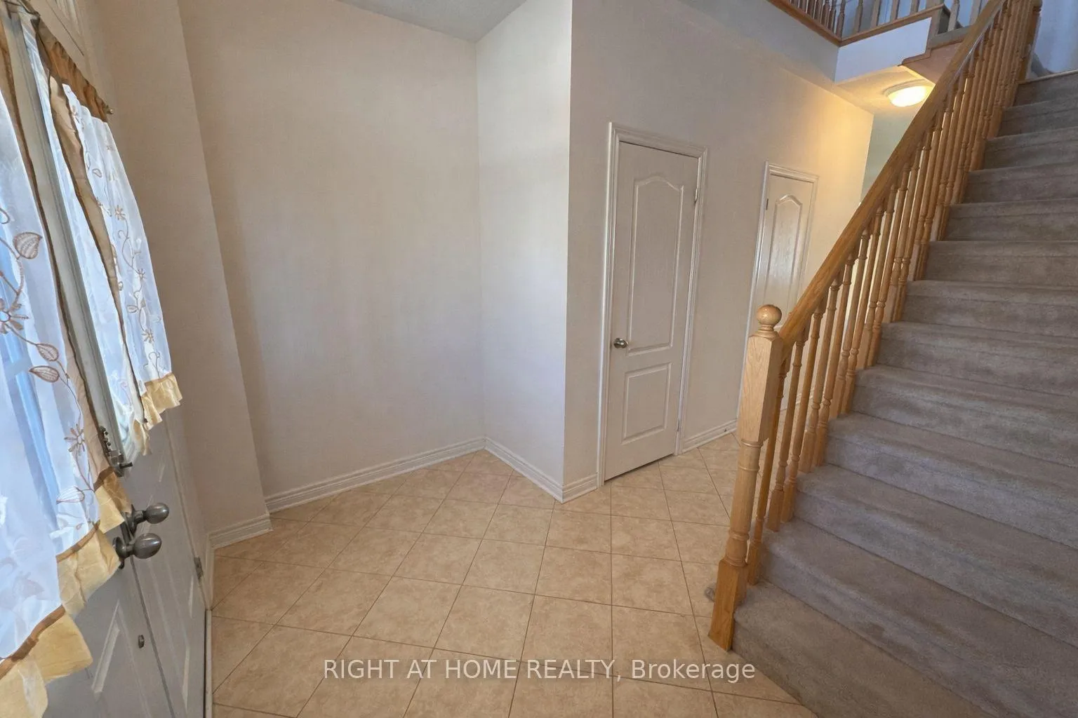 Photo 2 of 2444 Secreto Drive, Oshawa, Windfields — HOMEH