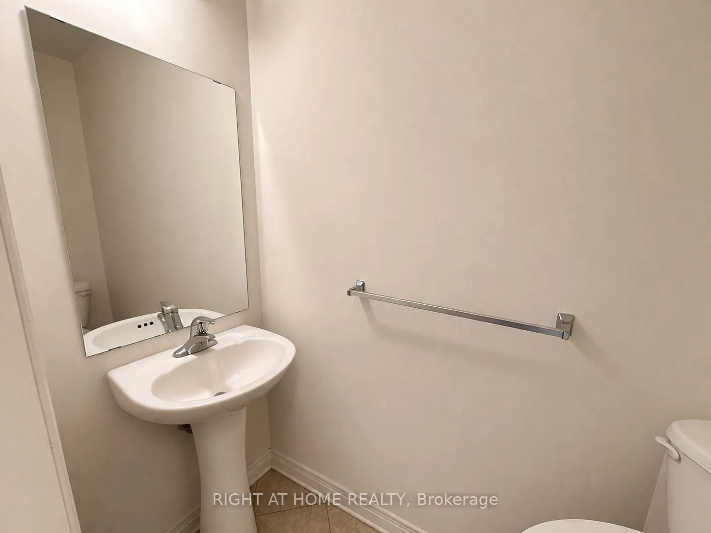Photo 3 of 2444 Secreto Drive, Oshawa, Windfields — HOMEH