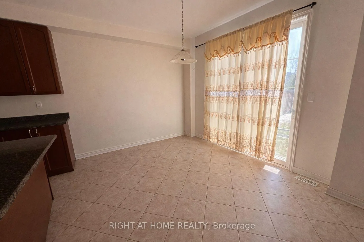 Photo 6 of 2444 Secreto Drive, Oshawa, Windfields — HOMEH