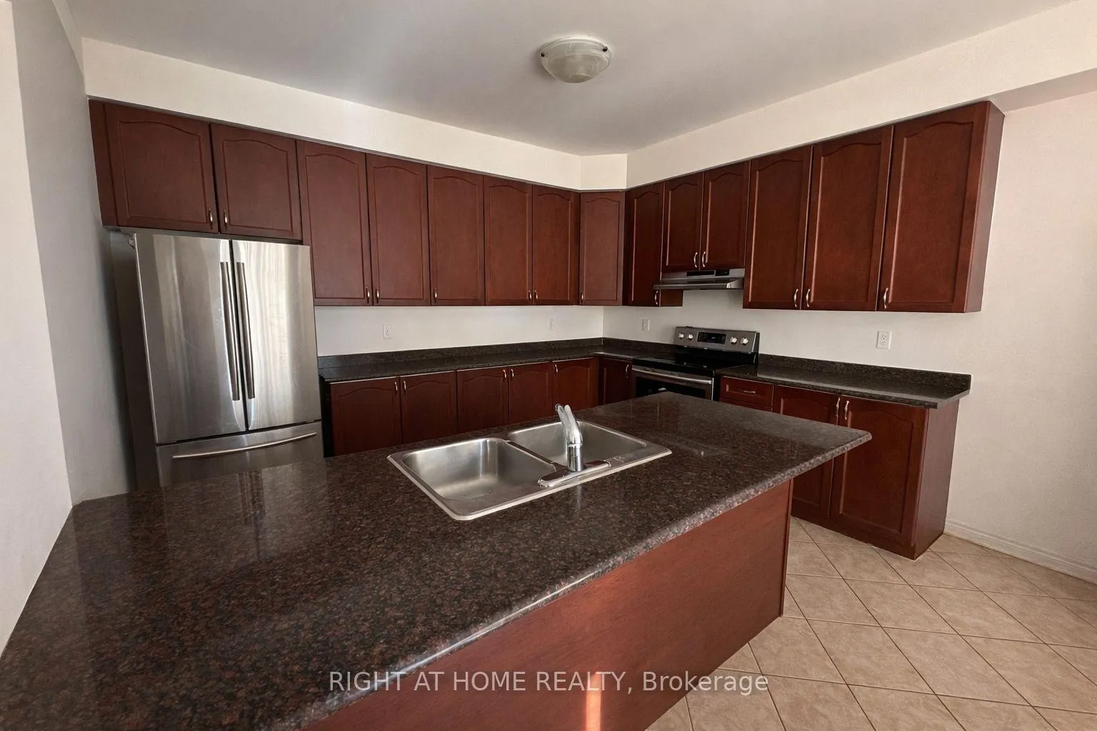 Photo 7 of 2444 Secreto Drive, Oshawa, Windfields — HOMEH