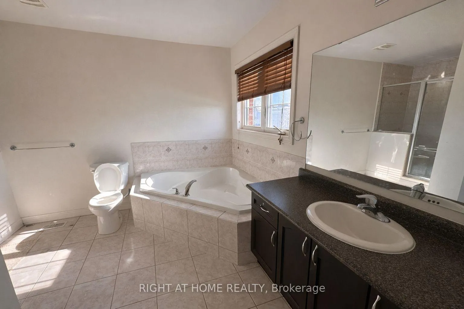 Photo 16 of 2444 Secreto Drive, Oshawa, Windfields — HOMEH