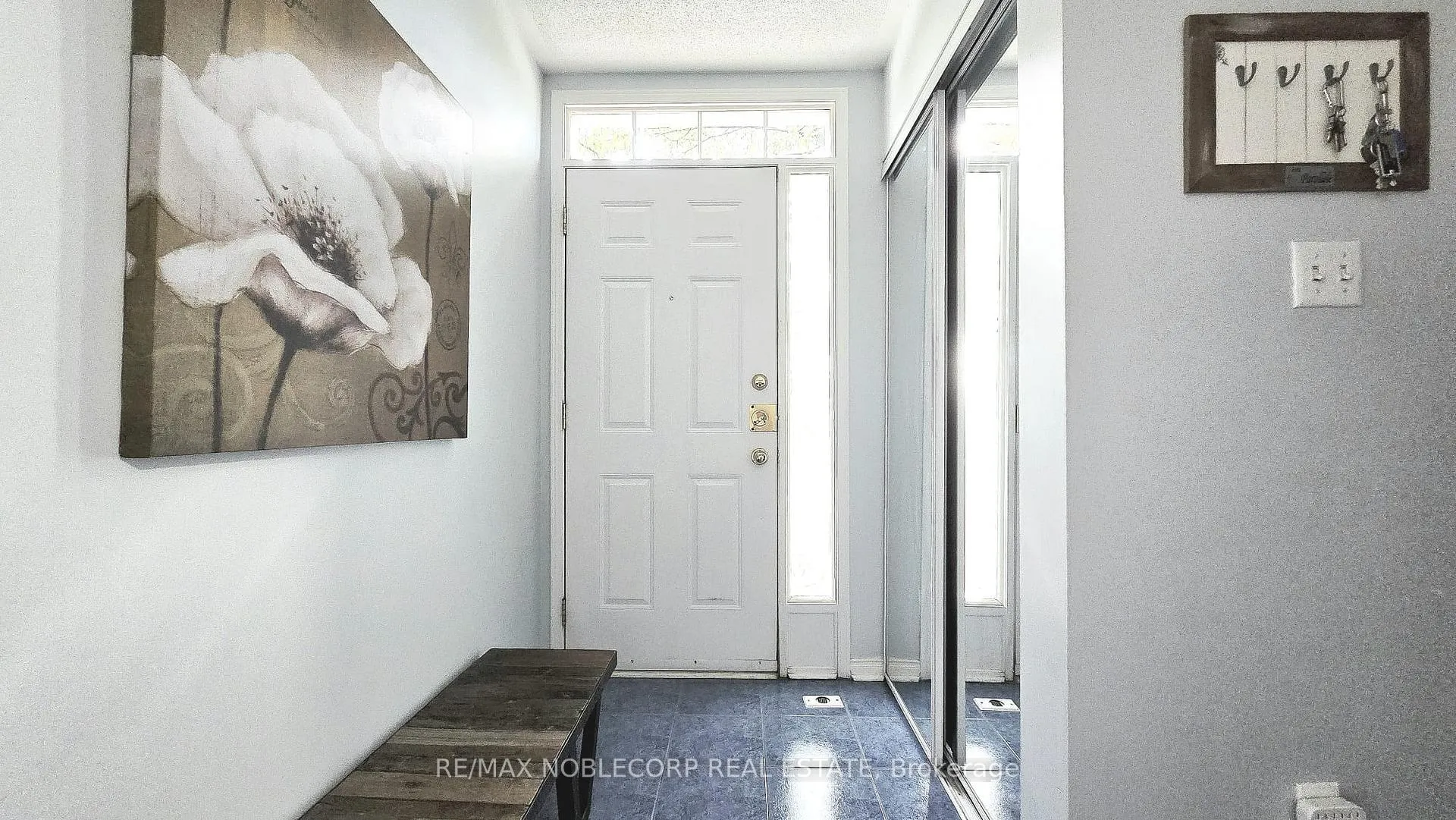 Photo 2 of Unit D, 17 Overlea Boulevard, Toronto, Thorncliffe Park — HOMEH